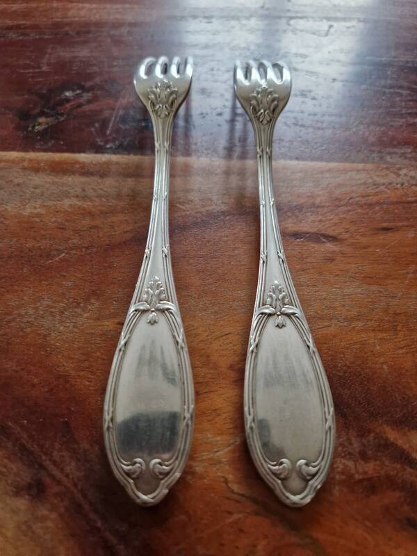 Orbrille - 2 table forks in the crossed ribbons model - in silver-plated metal