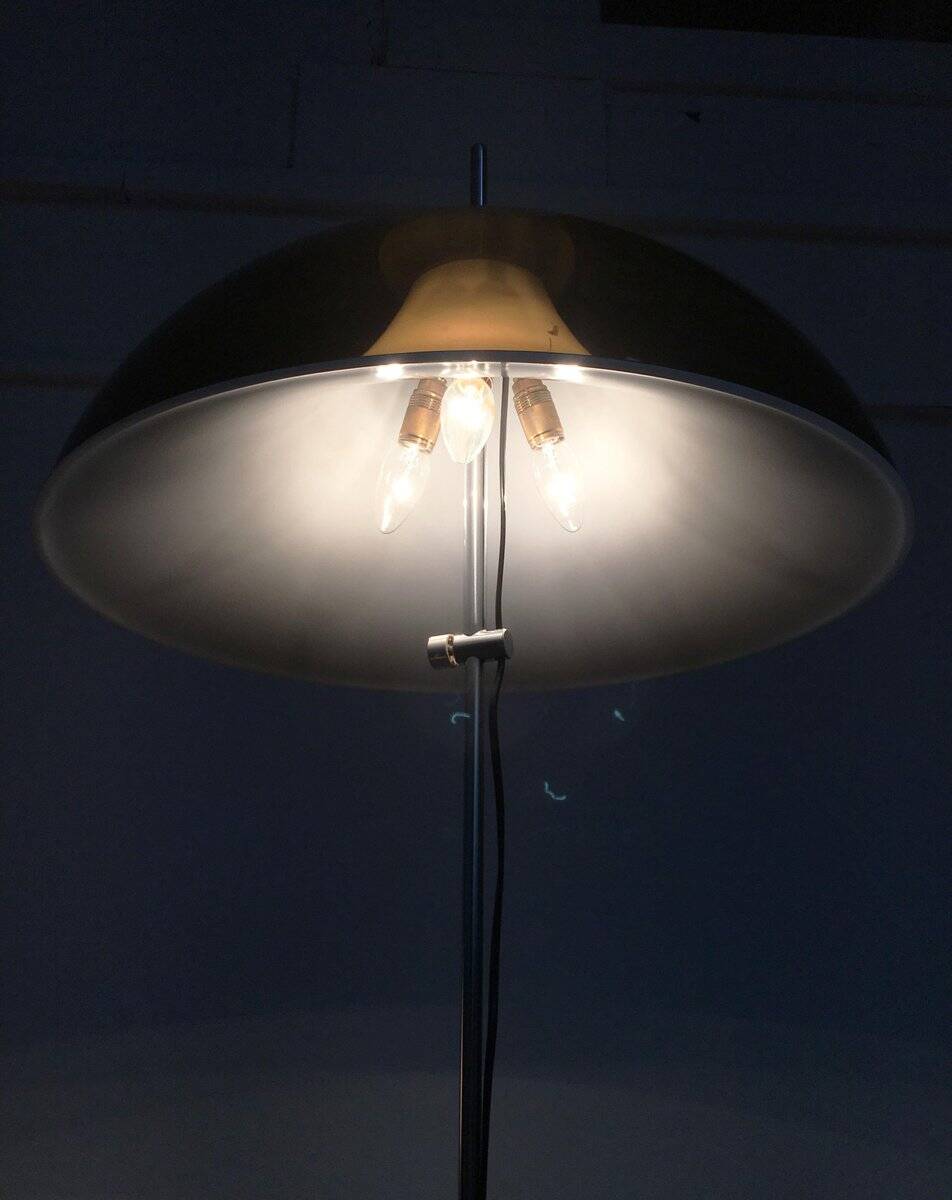 Floor lamp in metal and plastic by Gino Sarfatti for Gepo, 1970s.