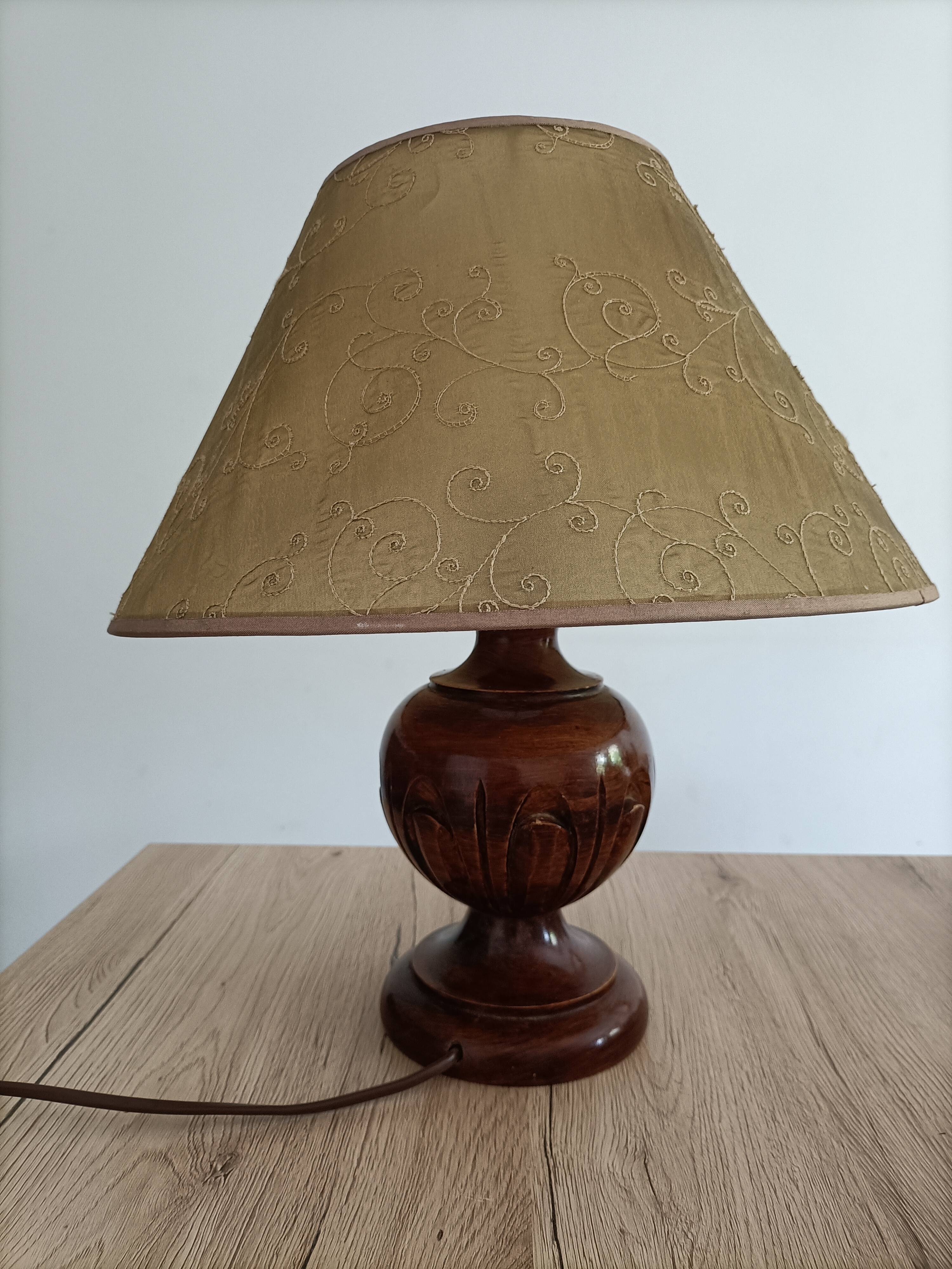 Vintage table lamp in turned wood and fabric lampshade
