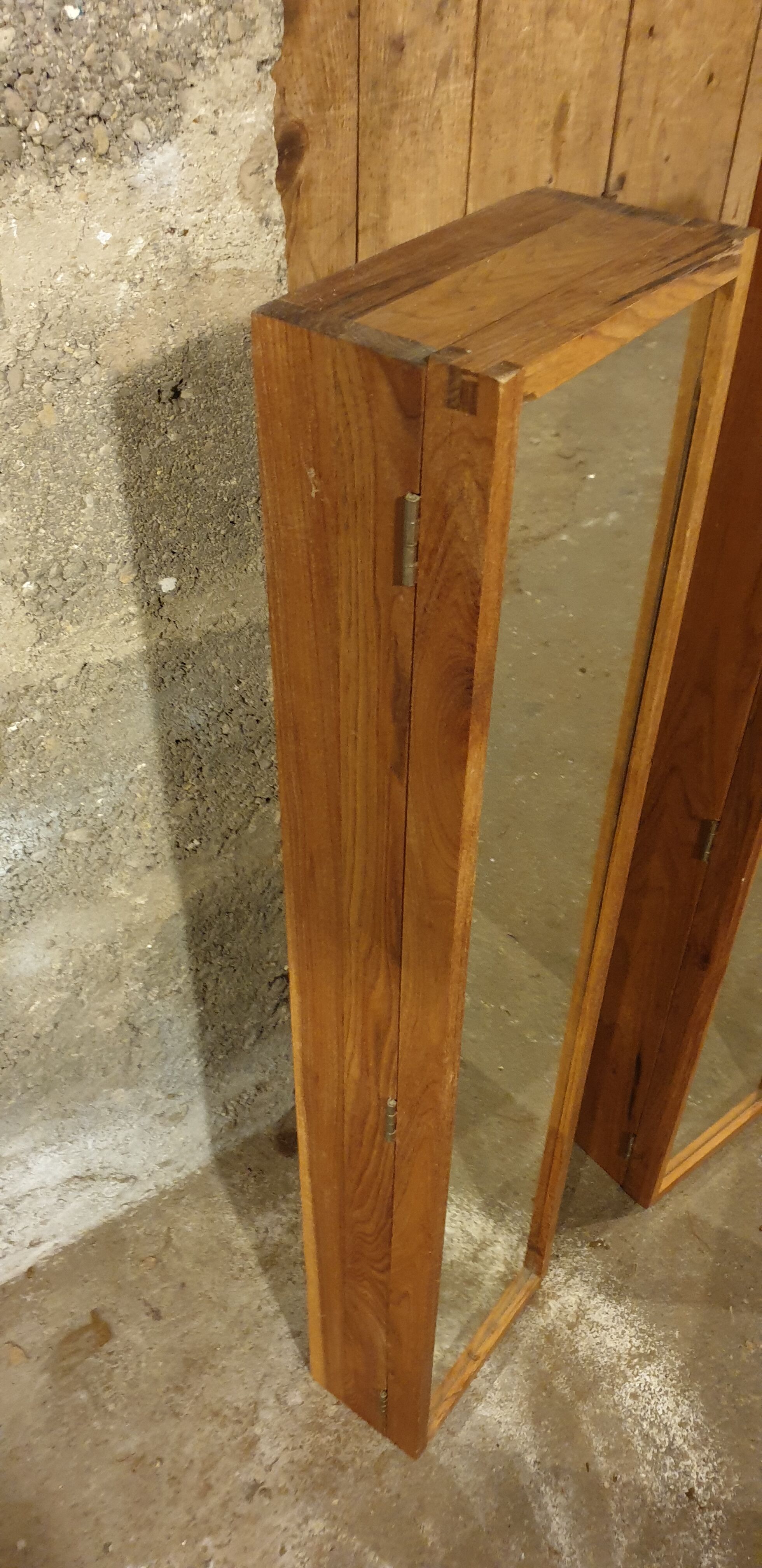 Paire de meubles collones porte clé