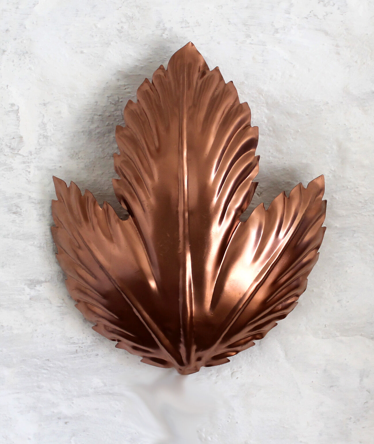 Metallic pink leaf wall lamps