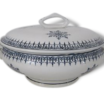 Old tureen St. Amand