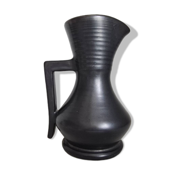 Modernist pitcher in black ceramic / handcrafted / vintage / France / 60s / mid-century / 20th century / kergonan