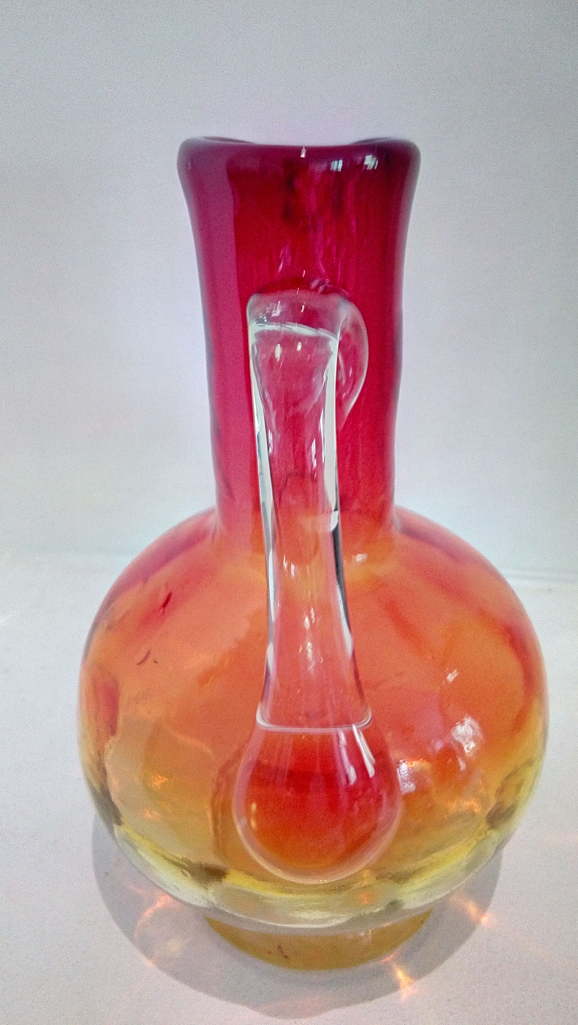 Pichet en verre coloré