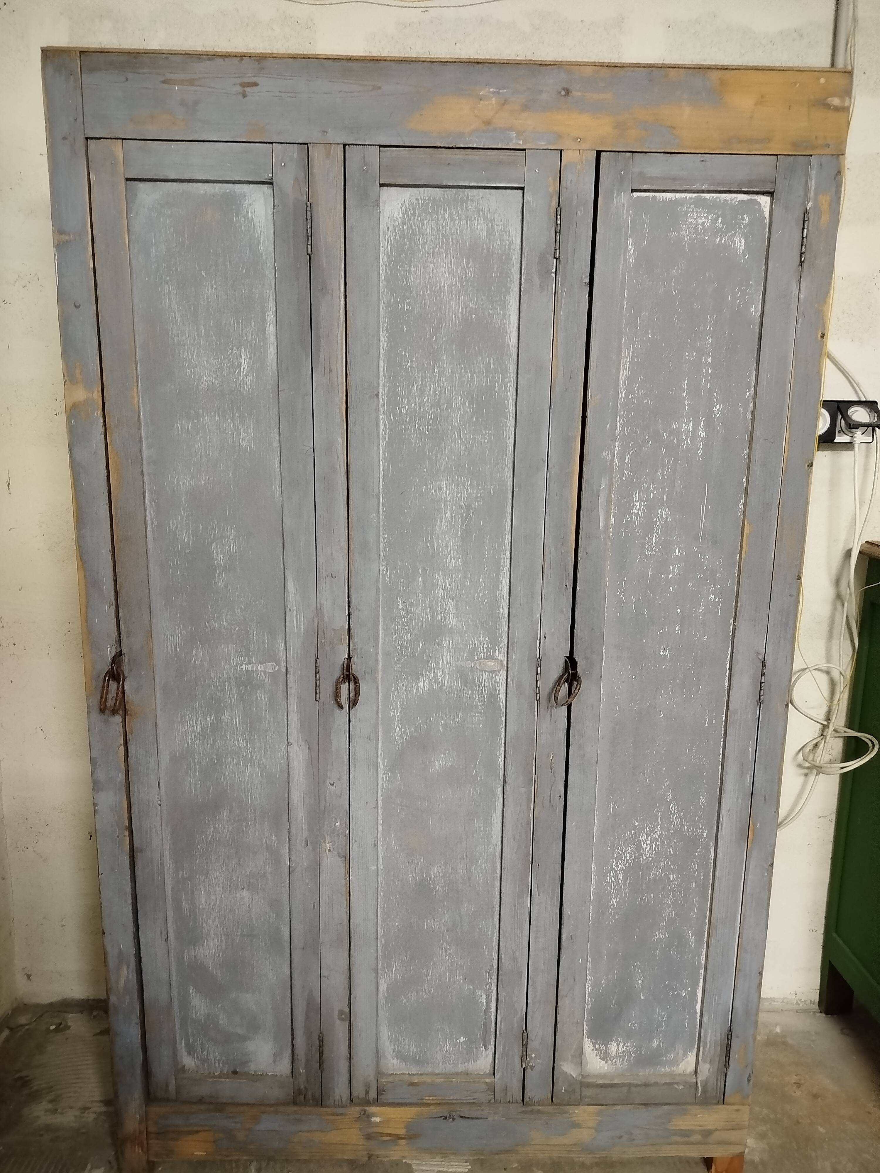 3-compartment wardrobe