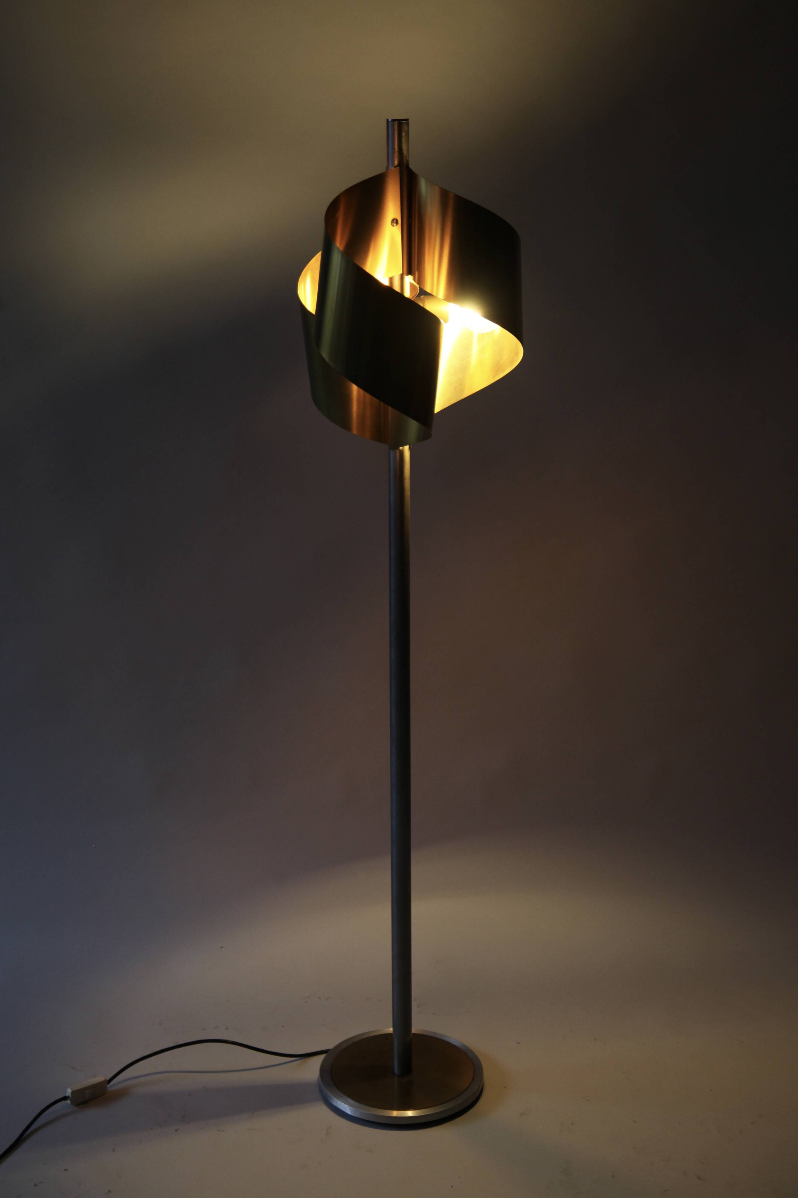 Italian Floor Lamp in Brushed Steel and Brass, 1970s