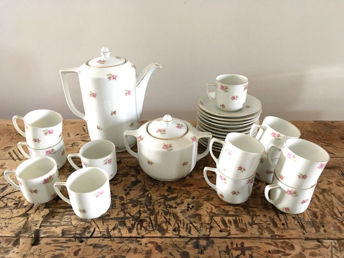 Porcelain tea/coffee service