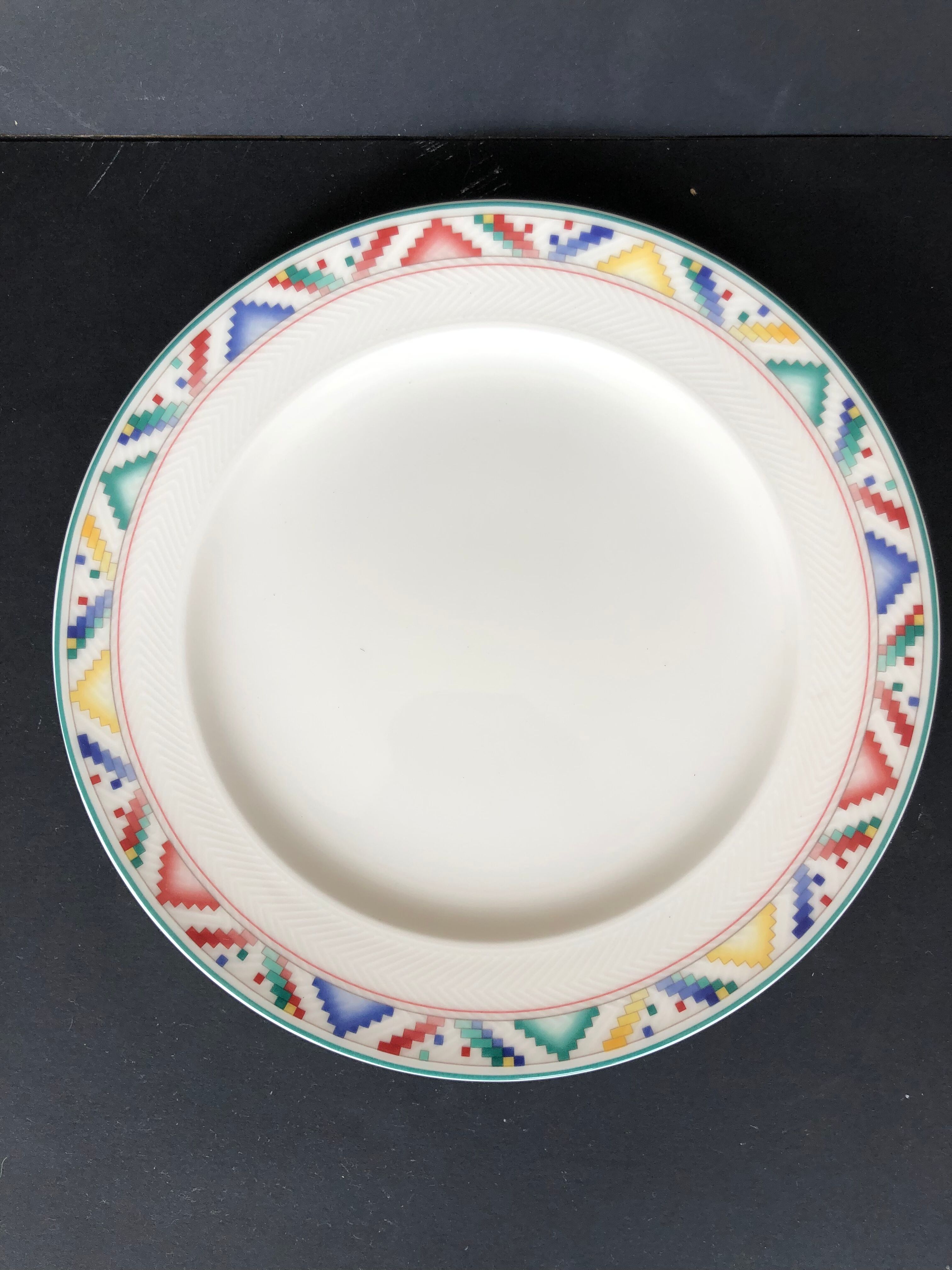 Villeroy and boch six dessert plates Indian look