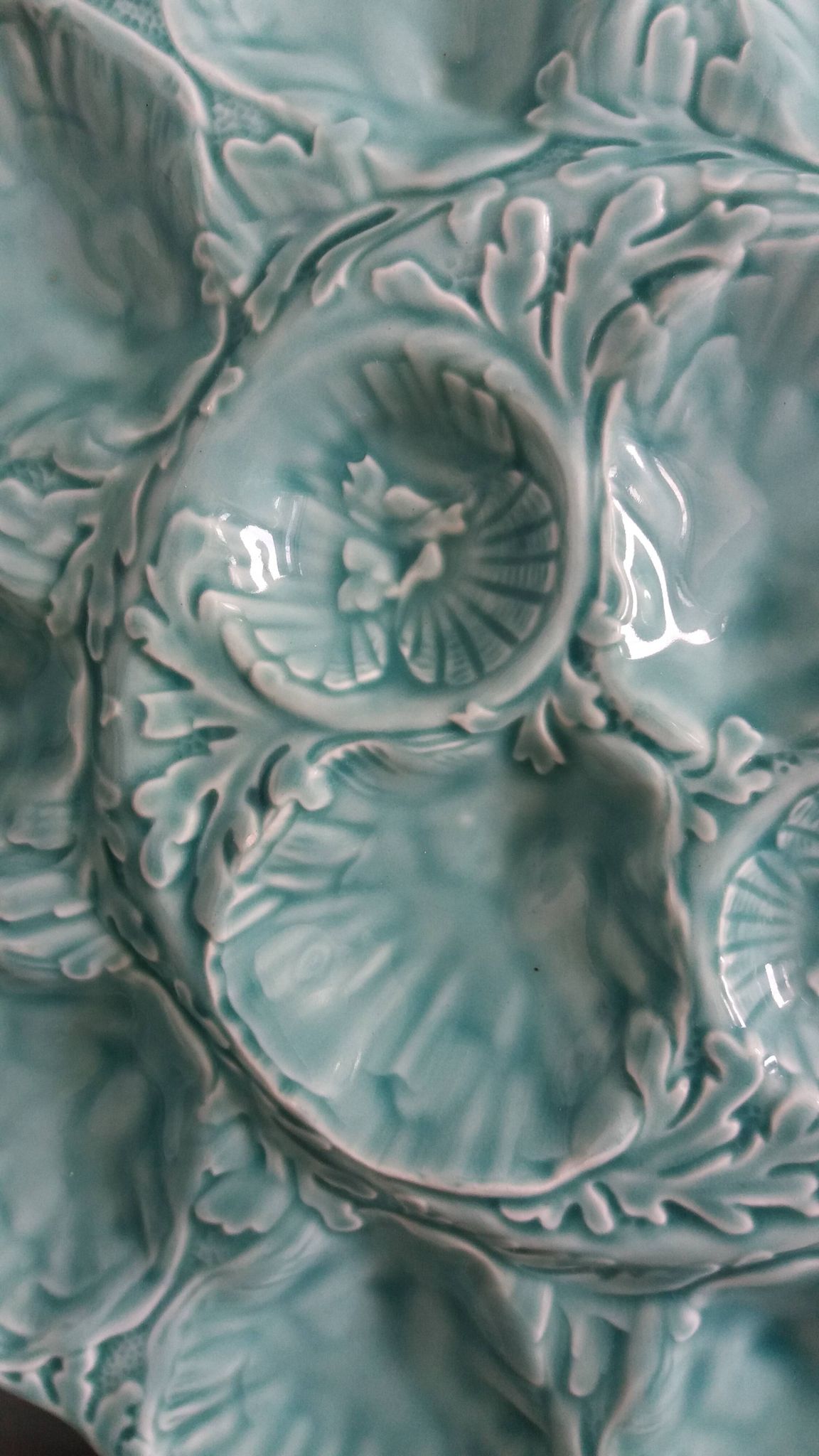 Turquoise barbotine oyster dish Gien France