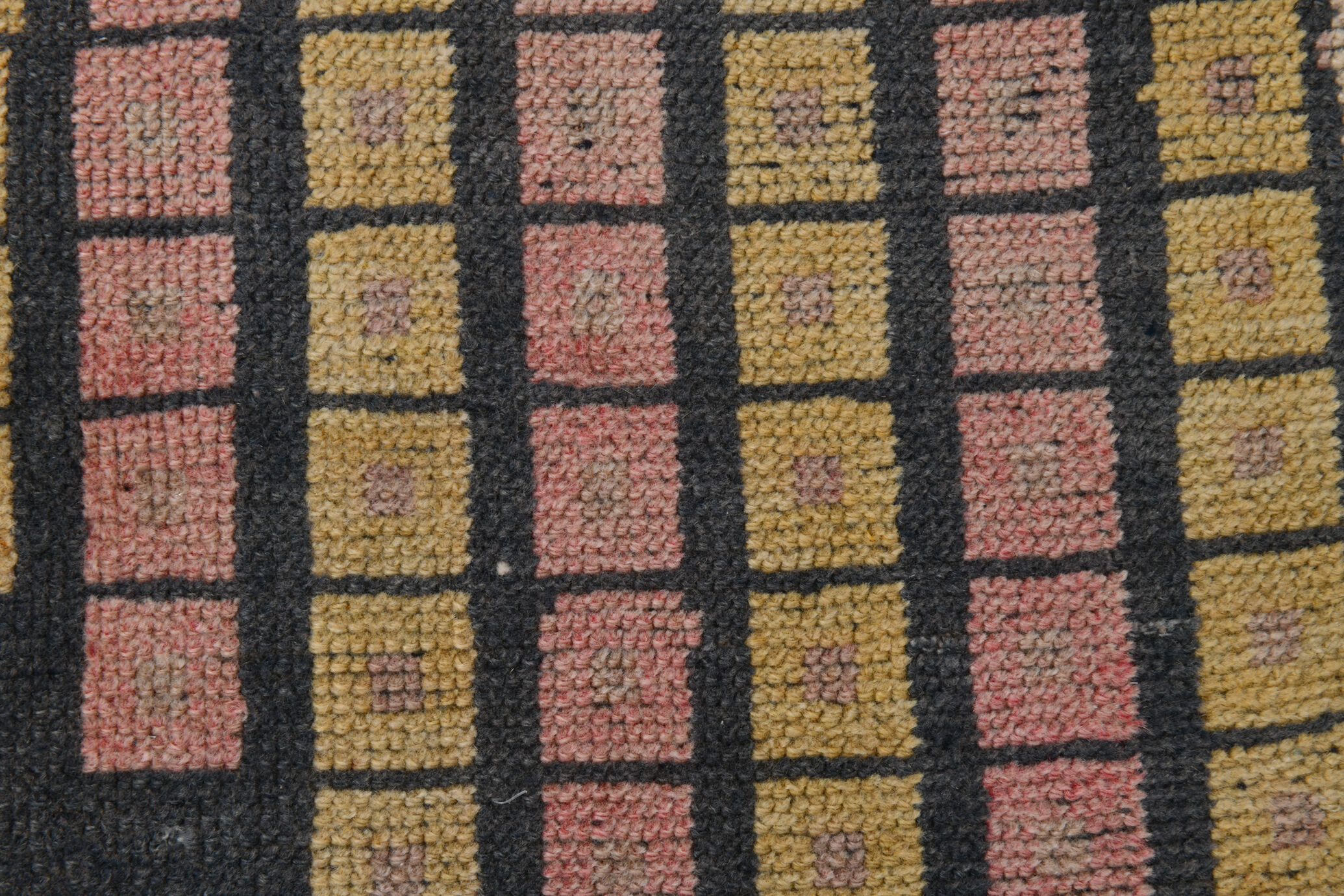 Handmade pink turkish rug 213x125cm