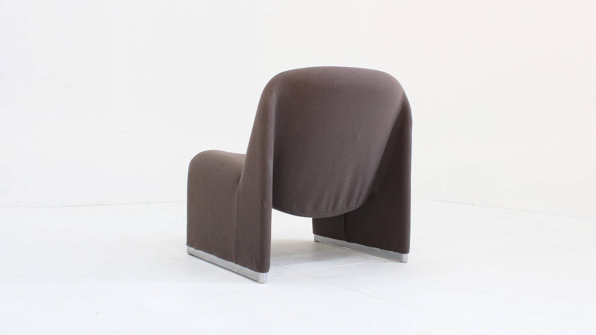 Artifort Alky armchair by Giancarlo Piretti