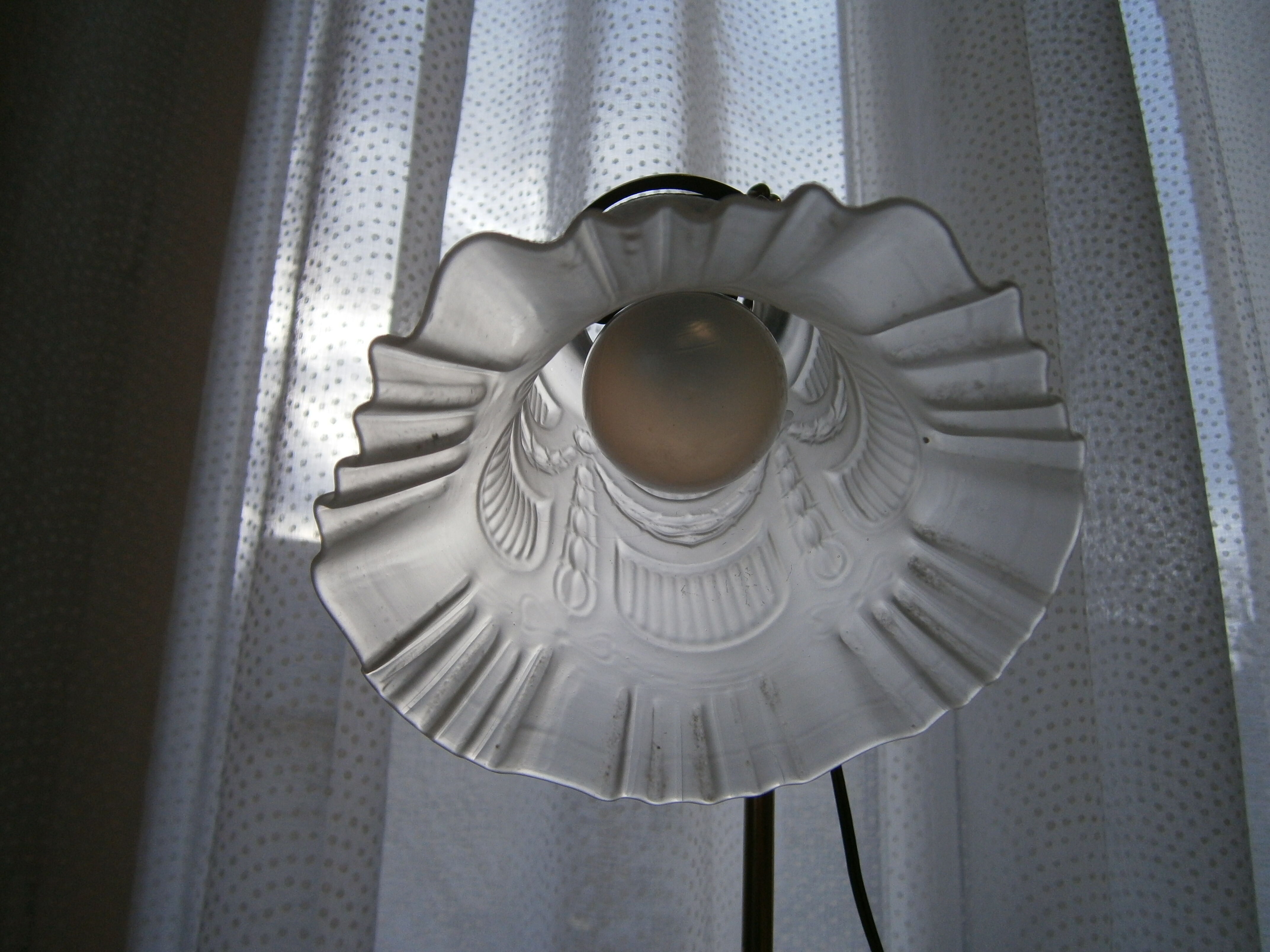 Tulip lamp