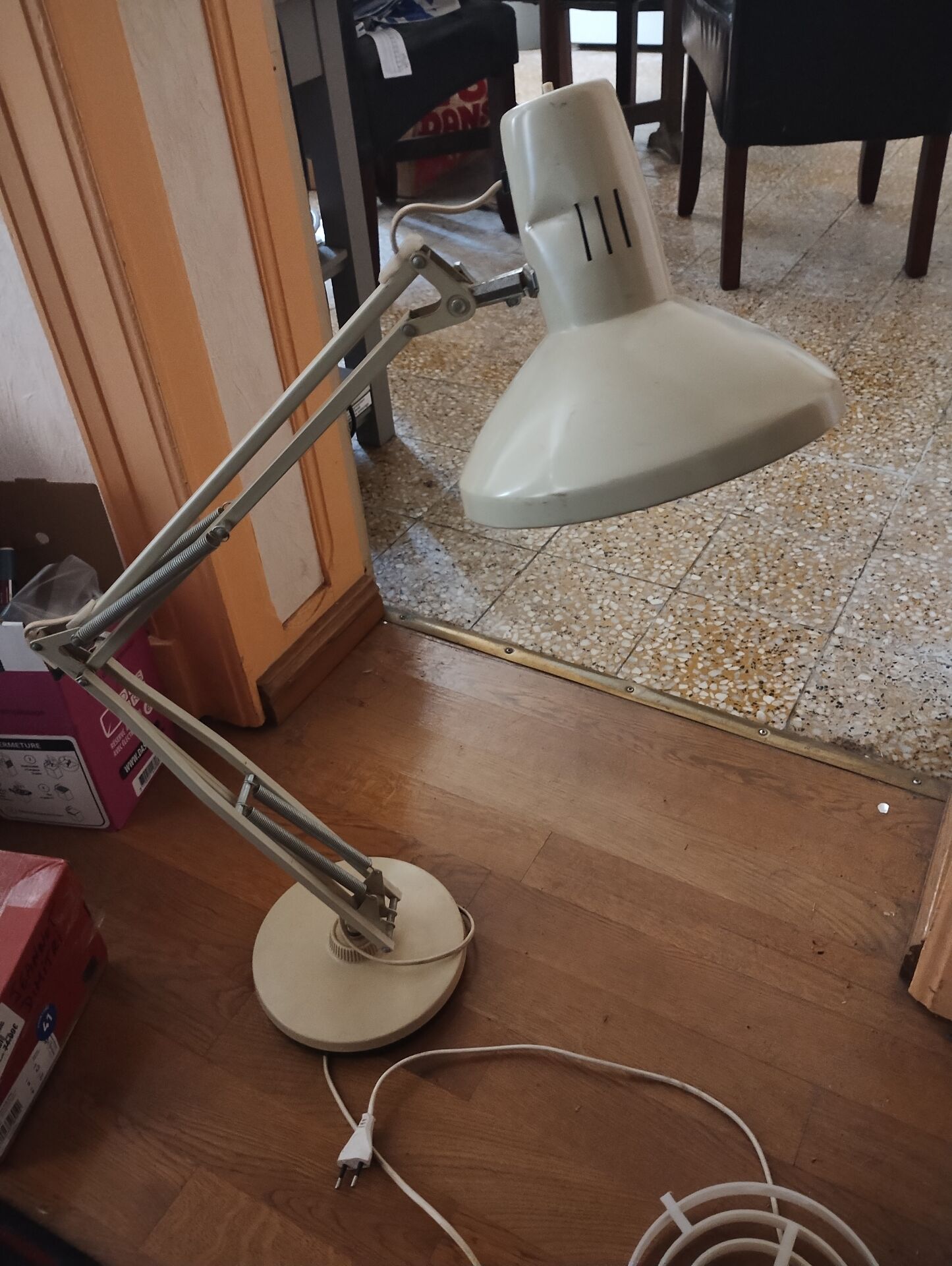 Ledu lamp type 232