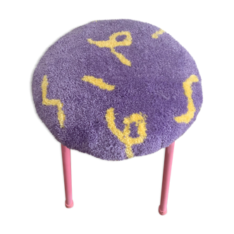 Tabouret tufté violet