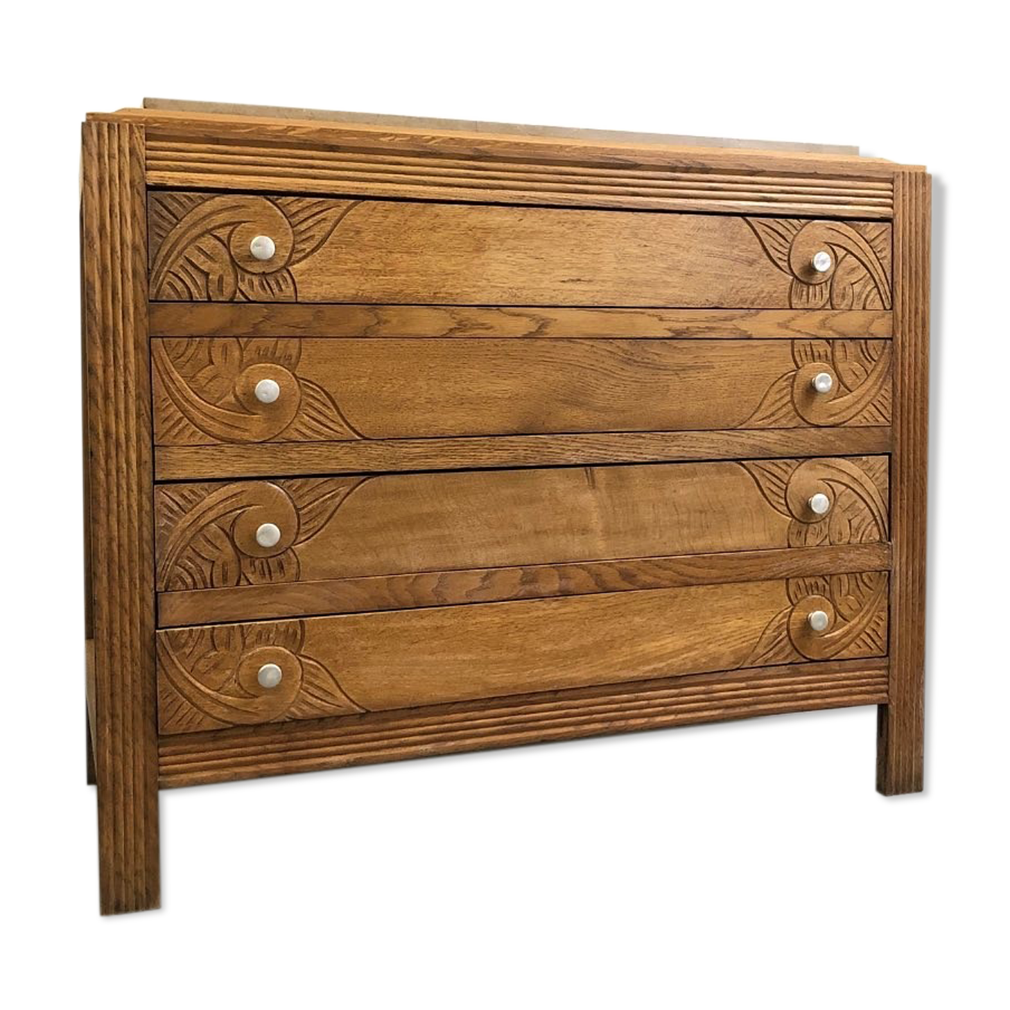 Oak chest of drawers