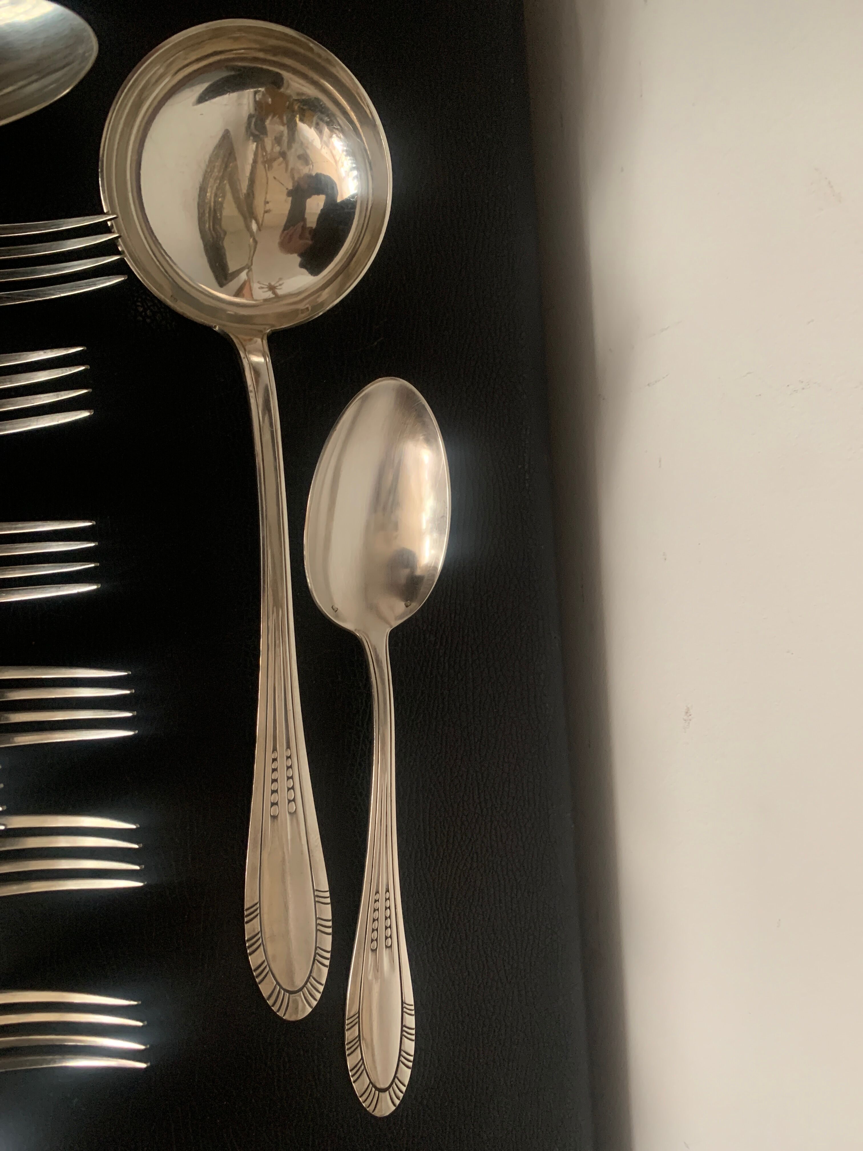 silver metal cutlery