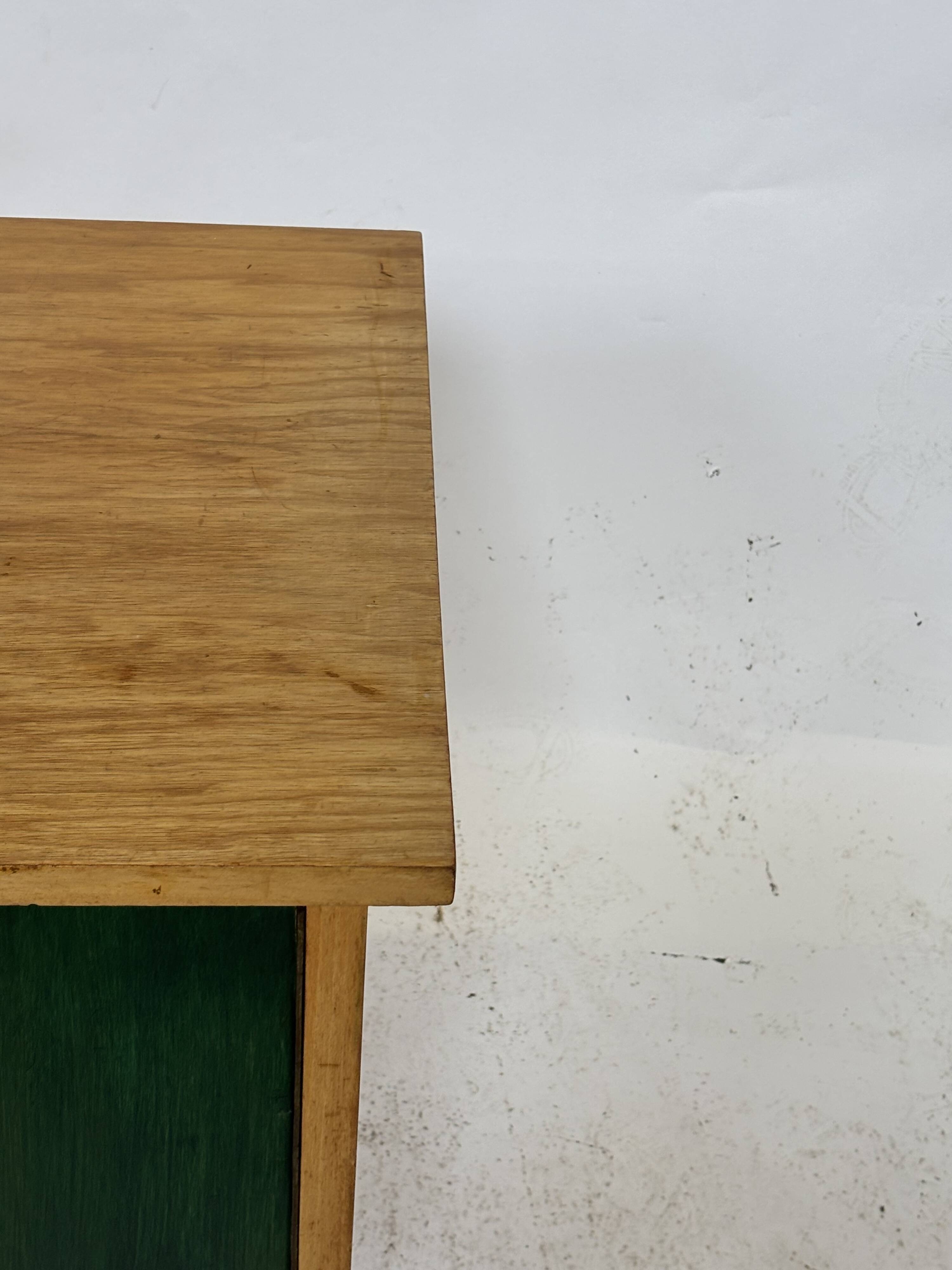 Bureau vintage des années 1960, design de bureau compact