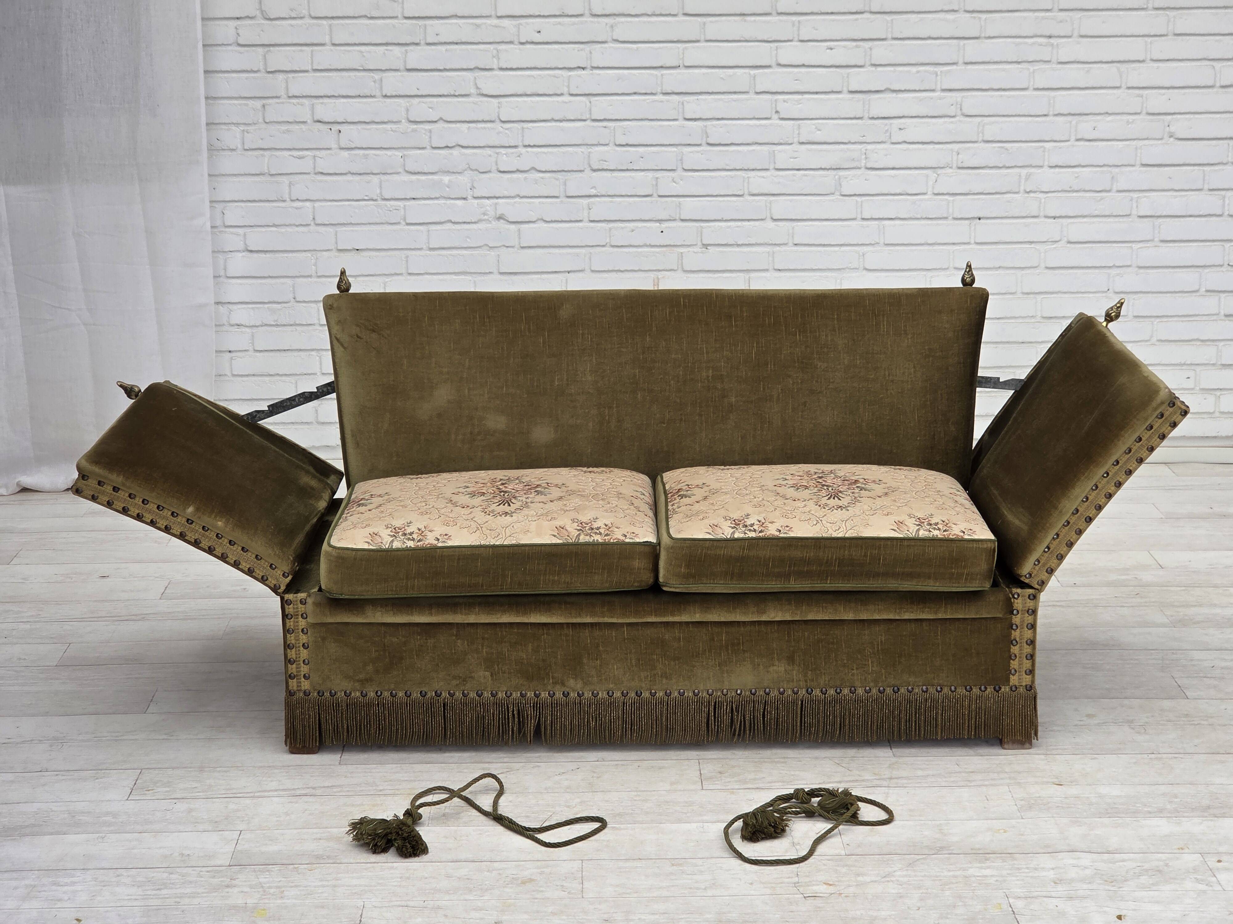 Canapé "Espagnol" à bras tombants, 2 places danois des années 1970, en velours de mobilier.