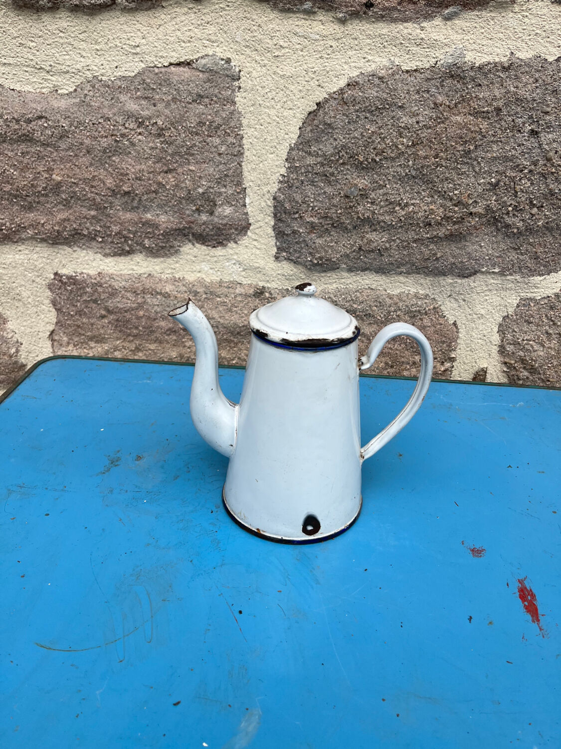Enamelled coffee maker