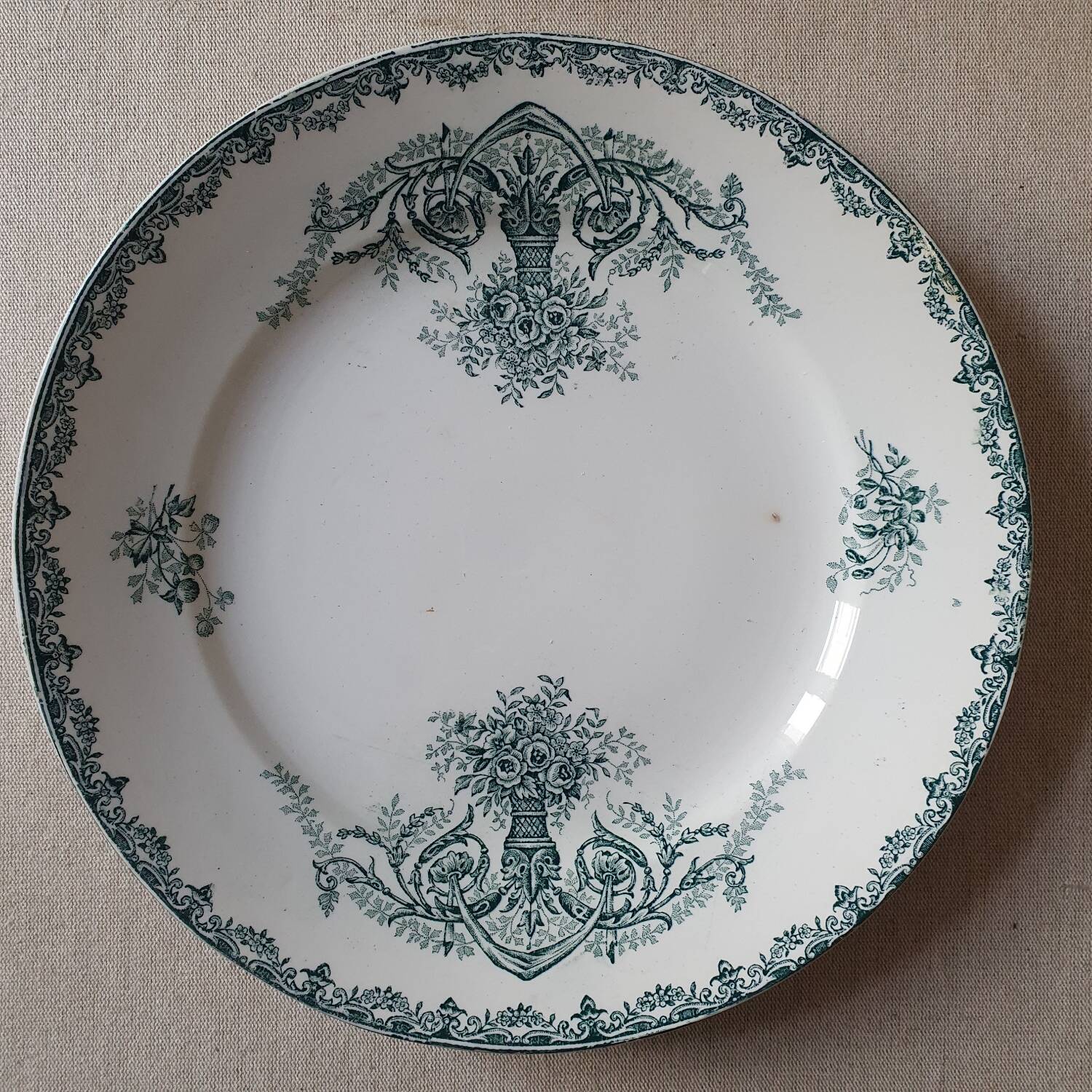 Round dish Terre de Fer Chevreuse