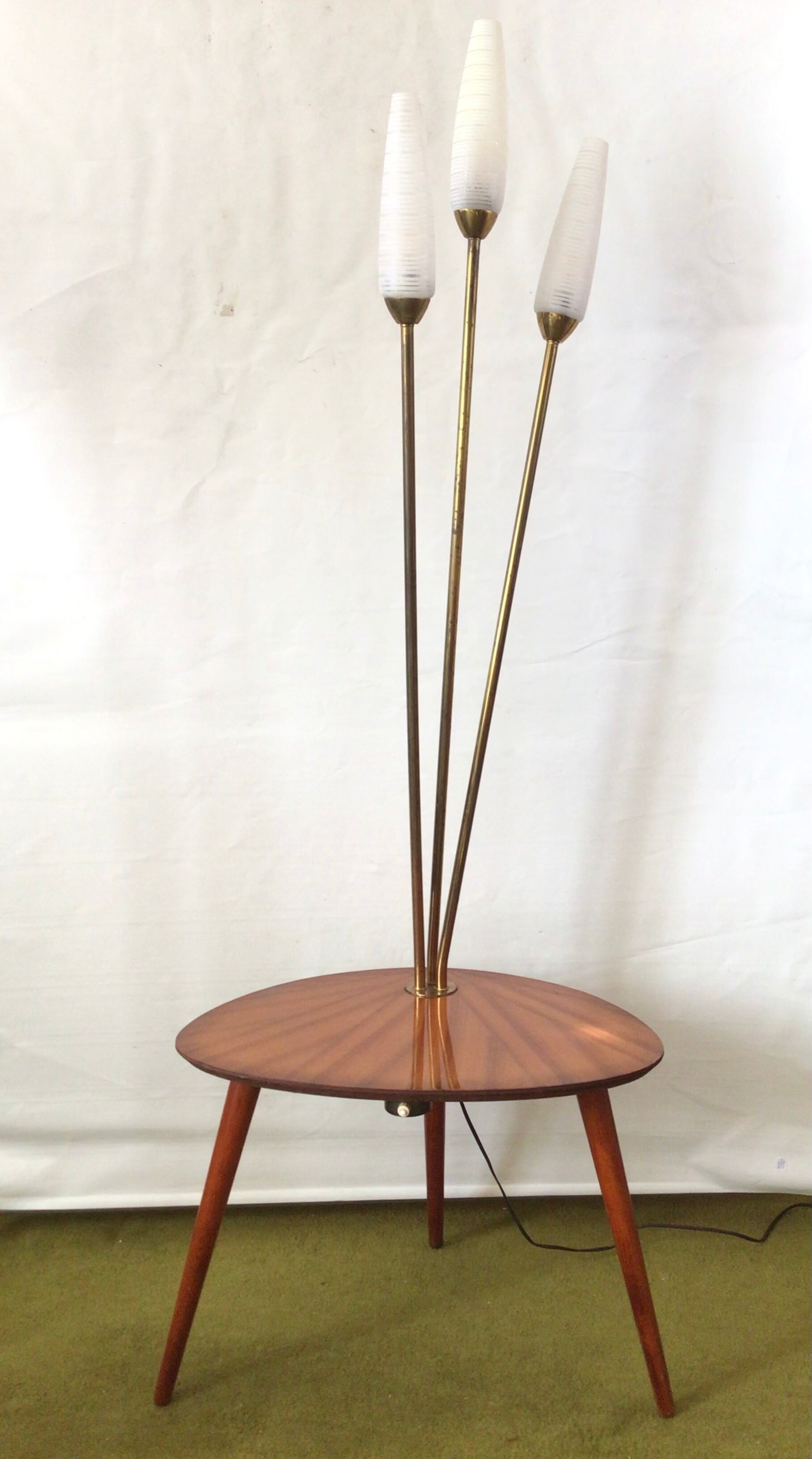 Floor lamp table
