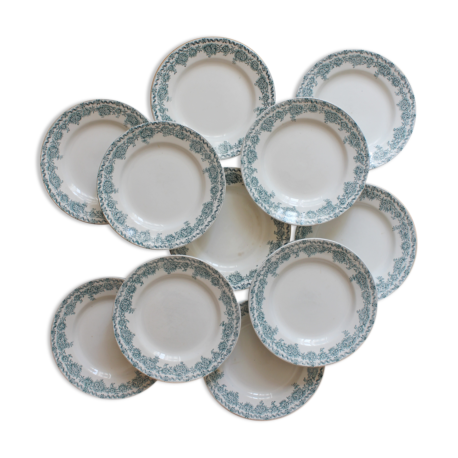 11 flat plates in iron earth "Argenton" Saint Amand early twentieth century