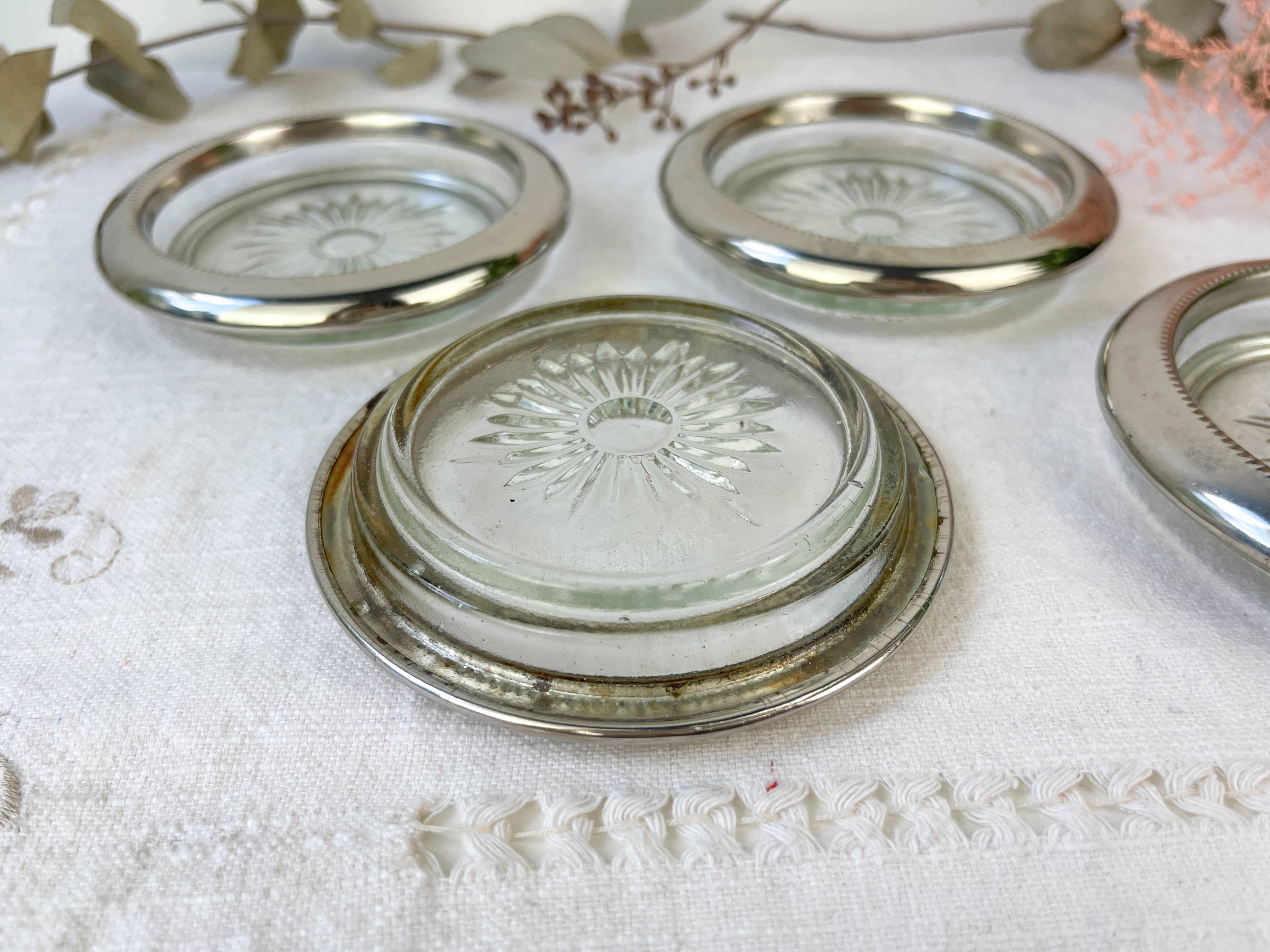 4 vintage glass coasters in glass and silver metal Leonard Silverplate style