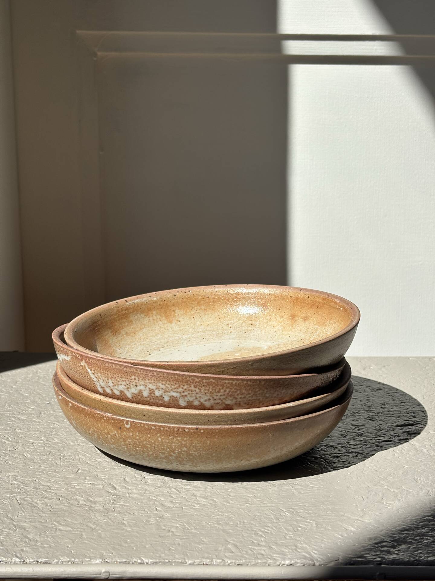 Deep plates in stoneware