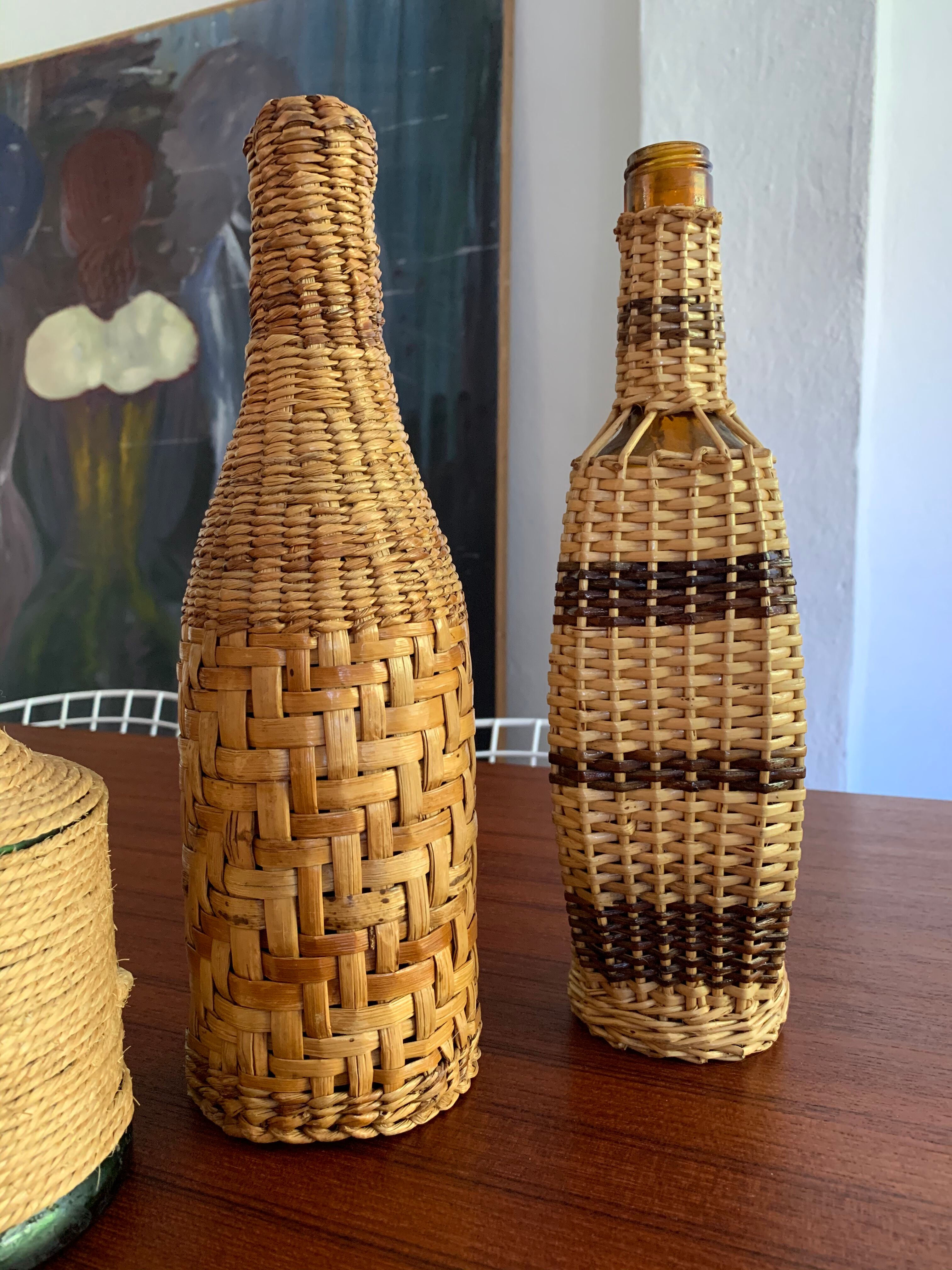 Trio de bouteilles vintage corde et osier