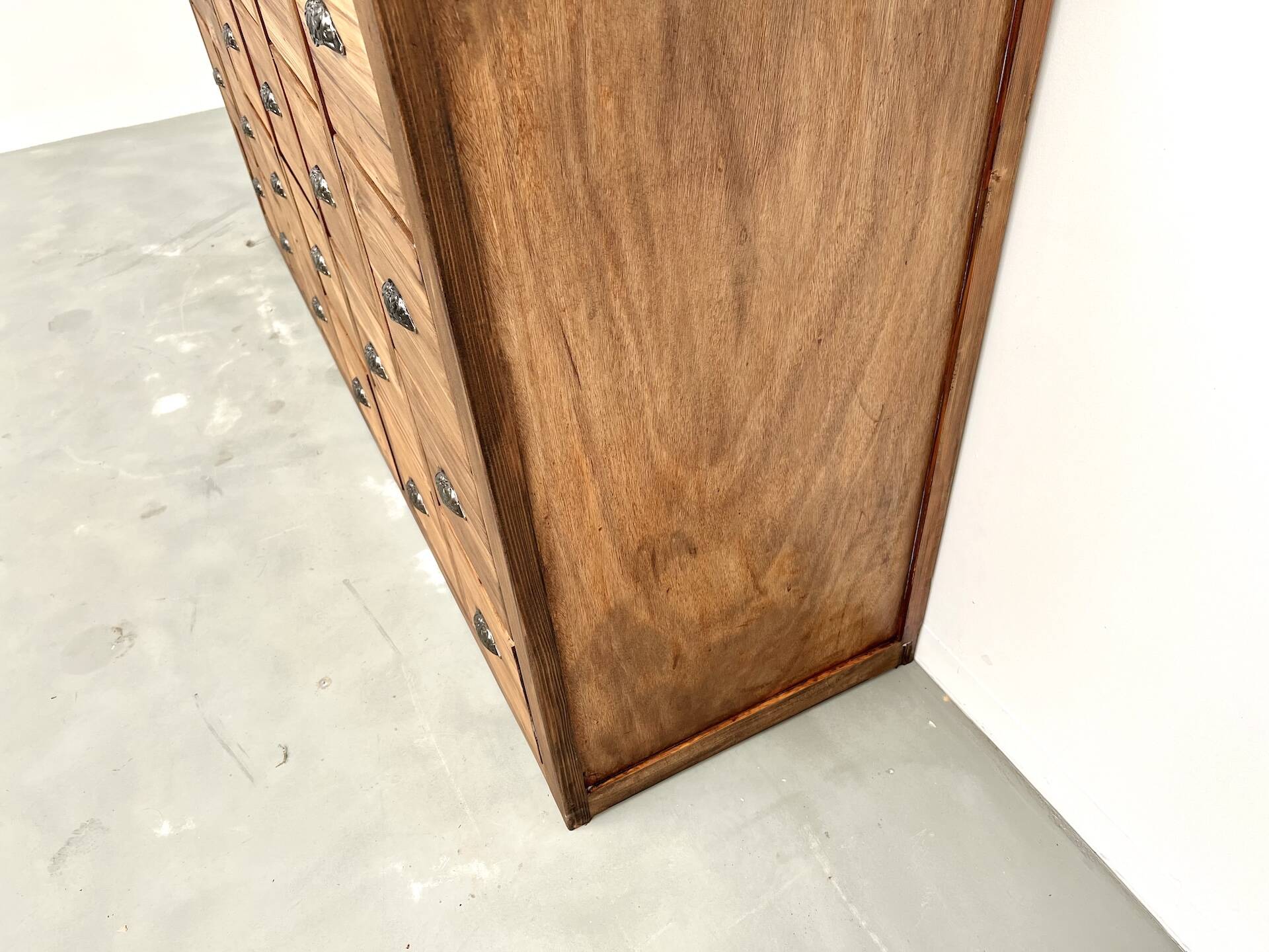 Vintage workshop furniture with 24 drawers in solid pine – 1950s