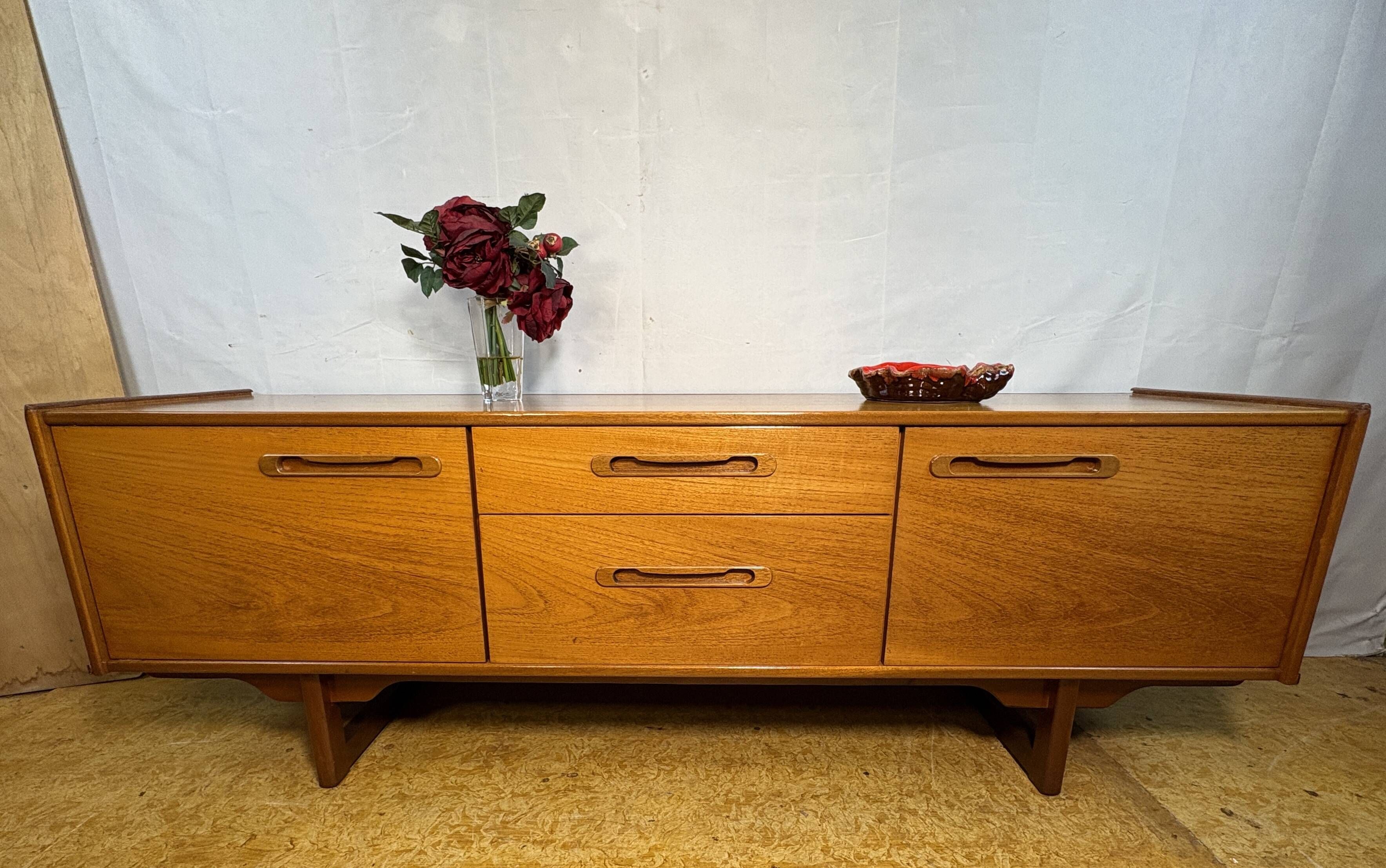 Buffet en teck de style scandinave, années 1960