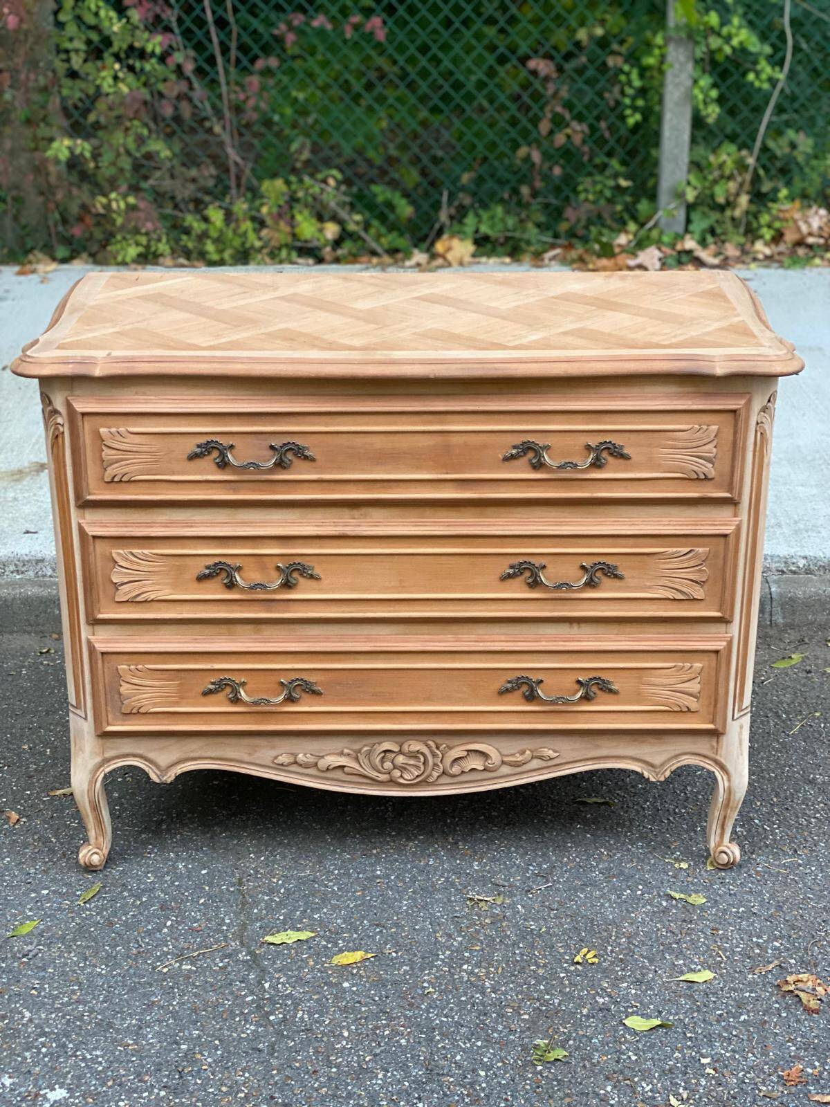 Louis XV Bibus commode, restored in raw solid wood and marquetry, 110cm