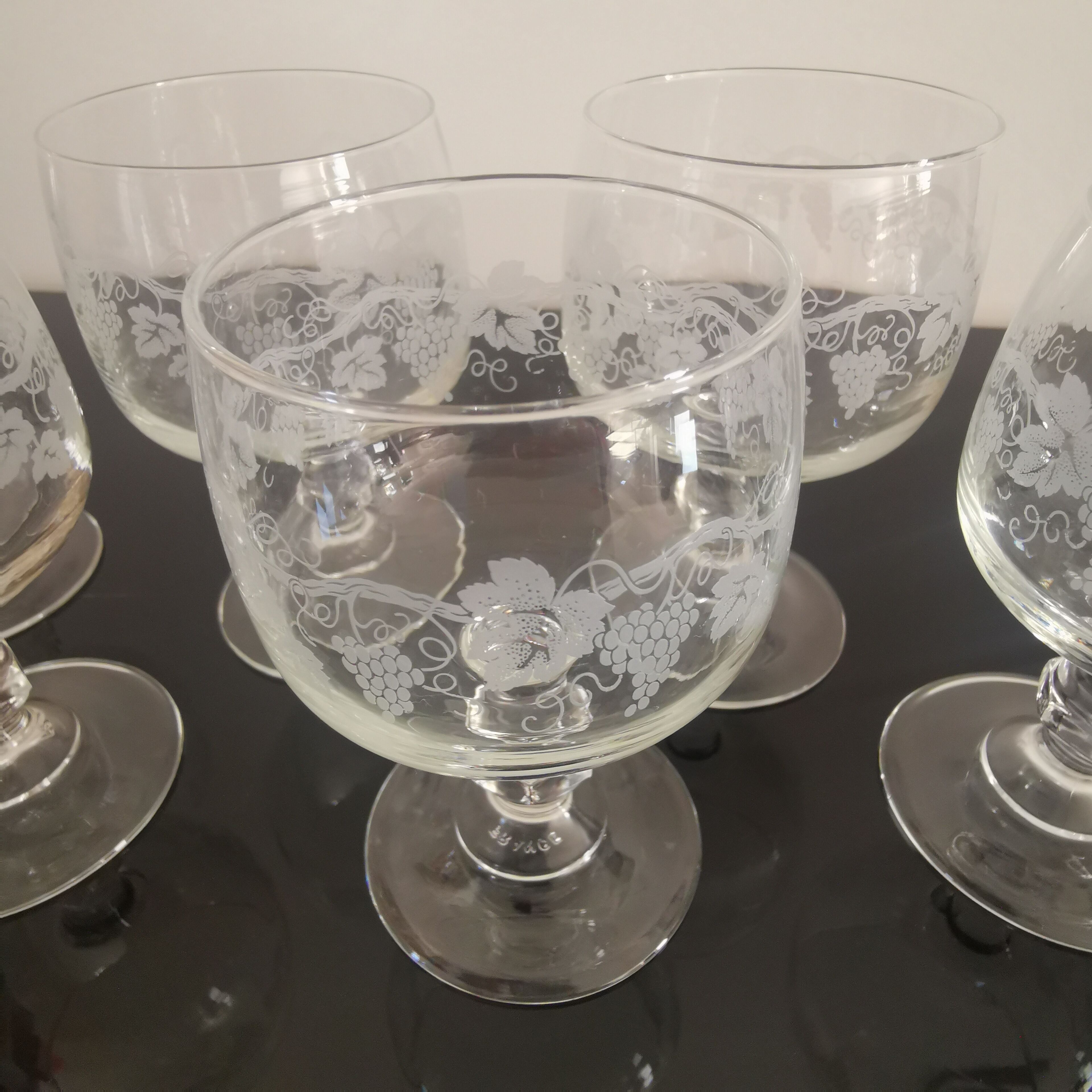 Crystal water glasses of Arques Luminarc model Sarment