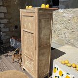 Armoire bonnetière parisienne