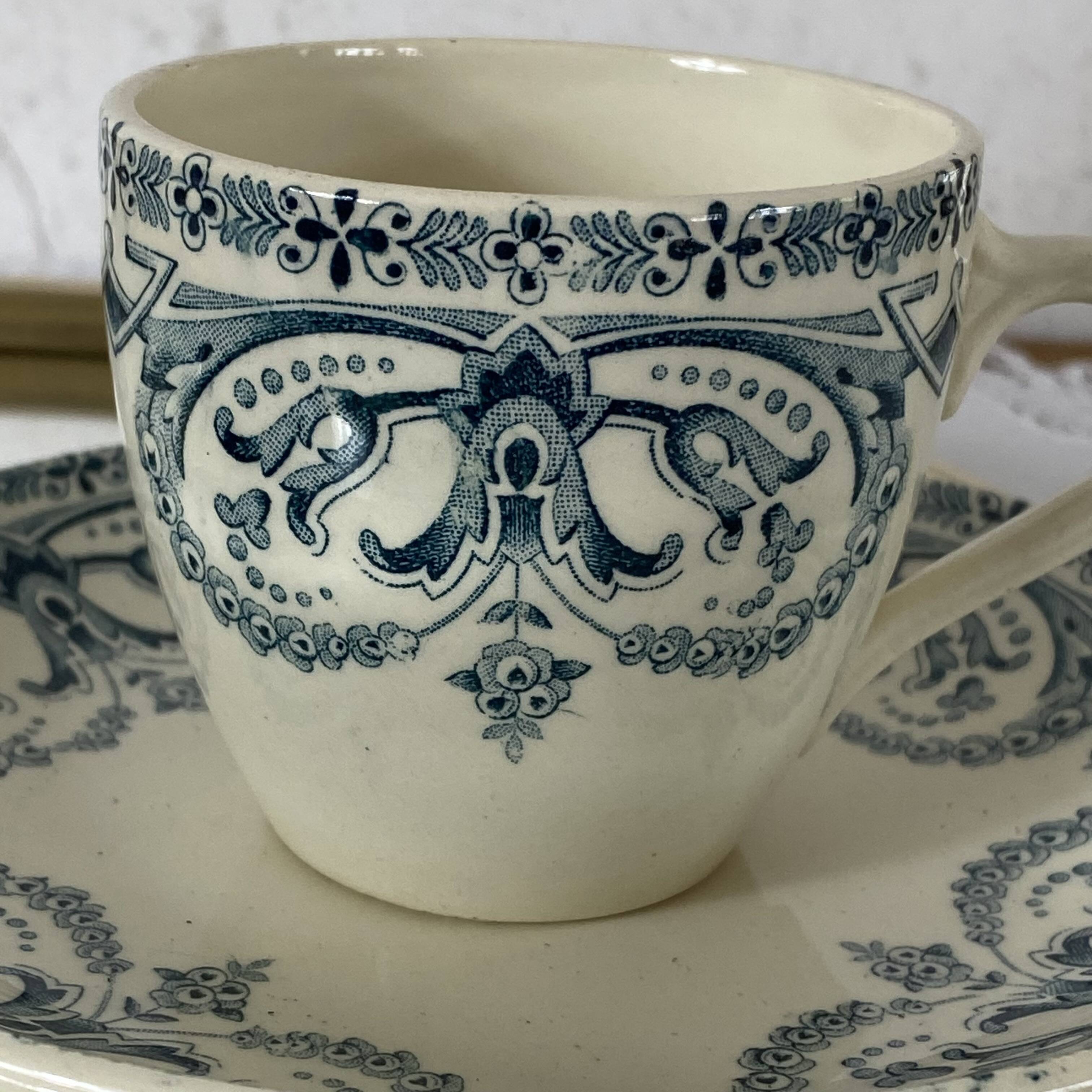 2 tasses terre de fer Saint Amand et Hamage modèle Guirlande vert