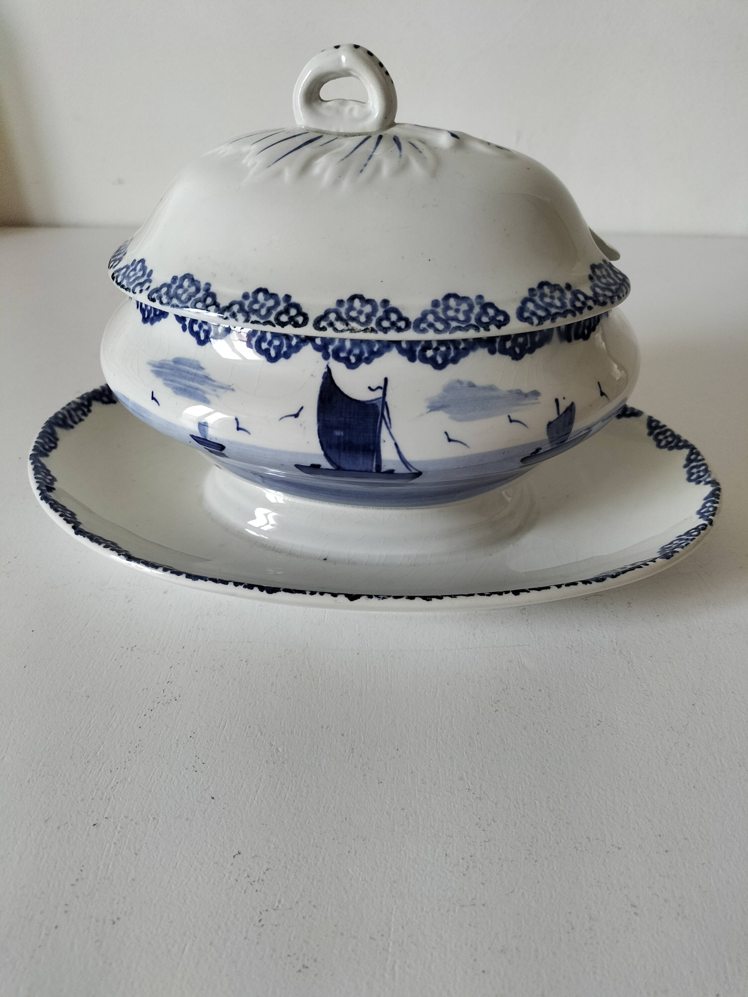 Rare vegetable dish by A. Lebacqz & M. Bouchart, marine decoration