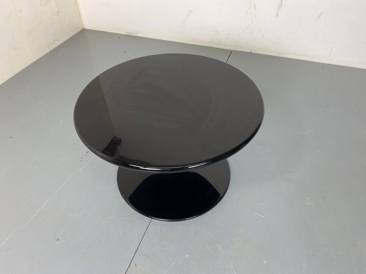 Table Basse d'Appoint Ronde Noire par Pierre Paulin pour Artifort, 1970s