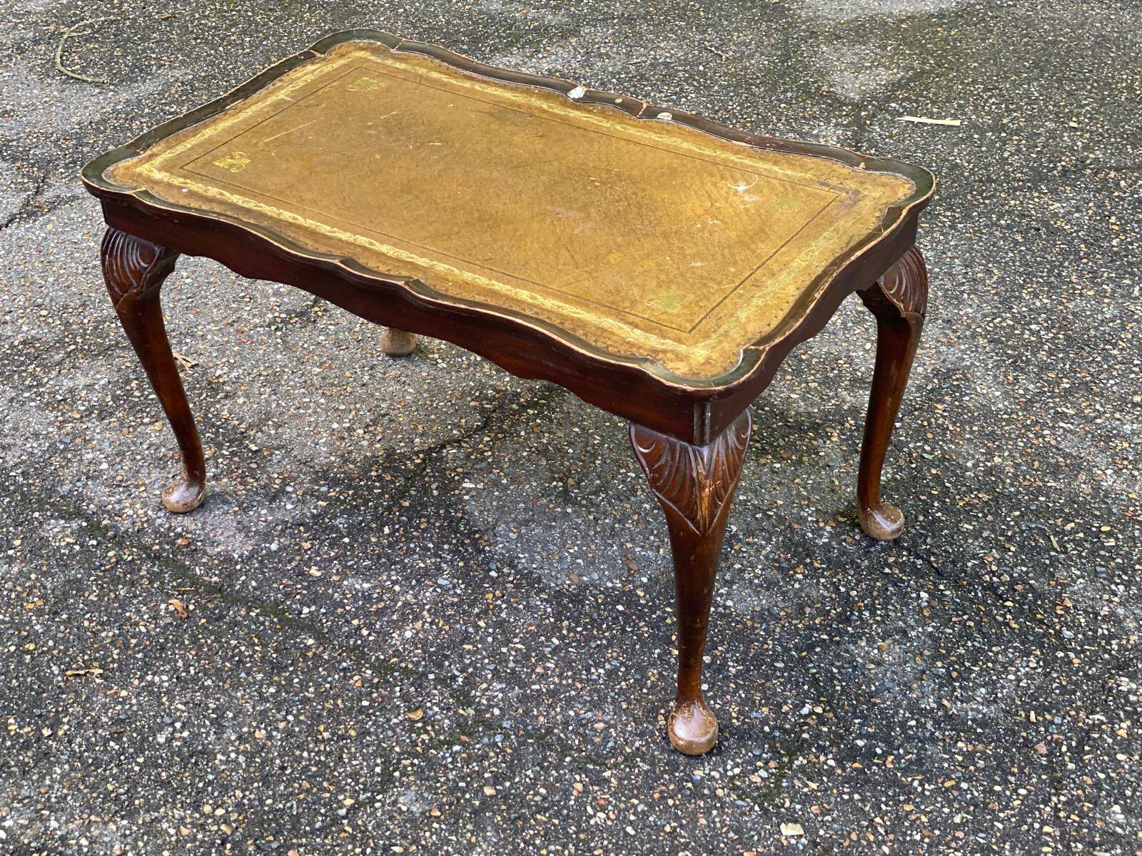 English Chippendale coffee table in solid wood and leather