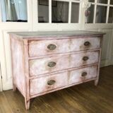 Early 20th century chest of drawers with old-fashioned patina