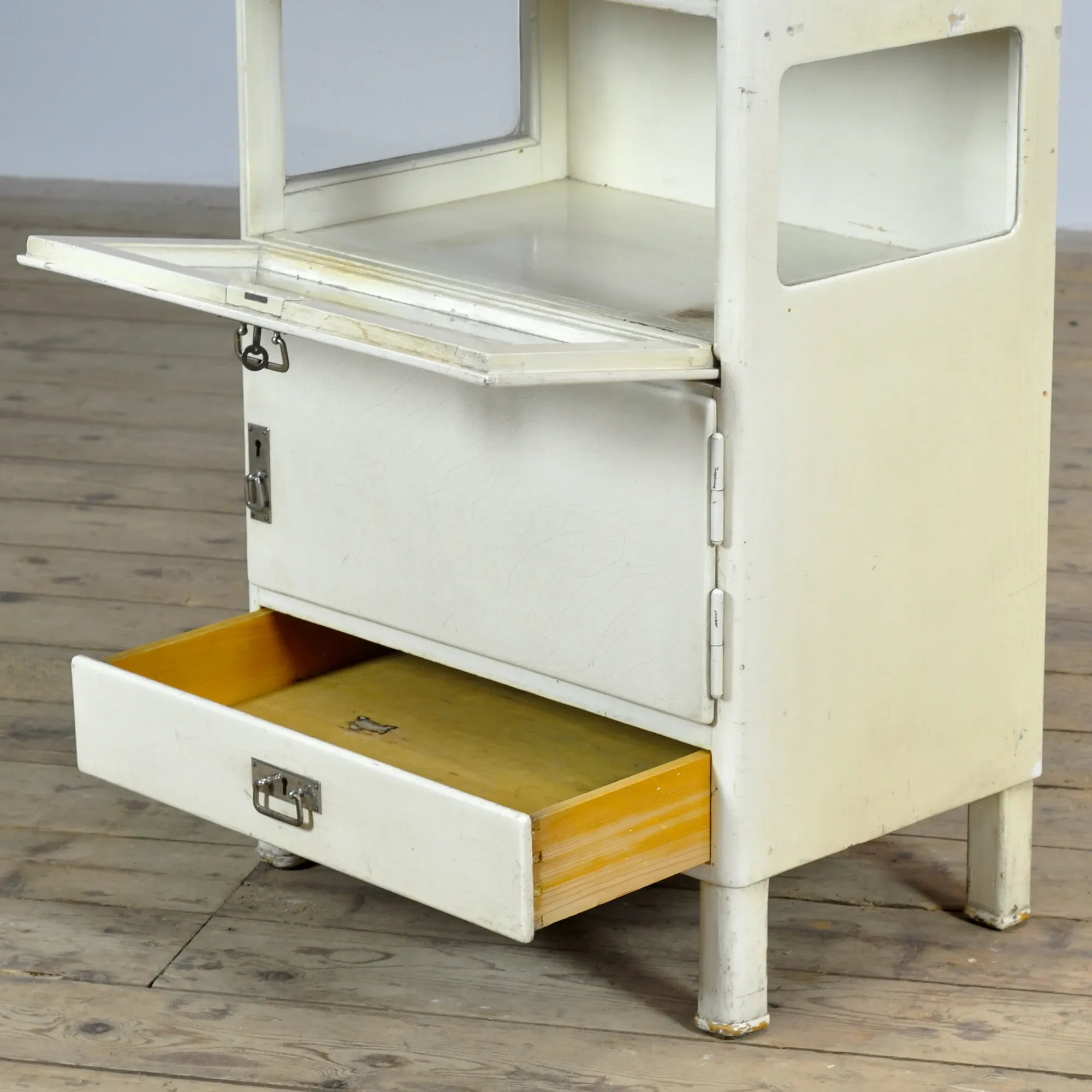 Wooden medical cabinet from the 1930s