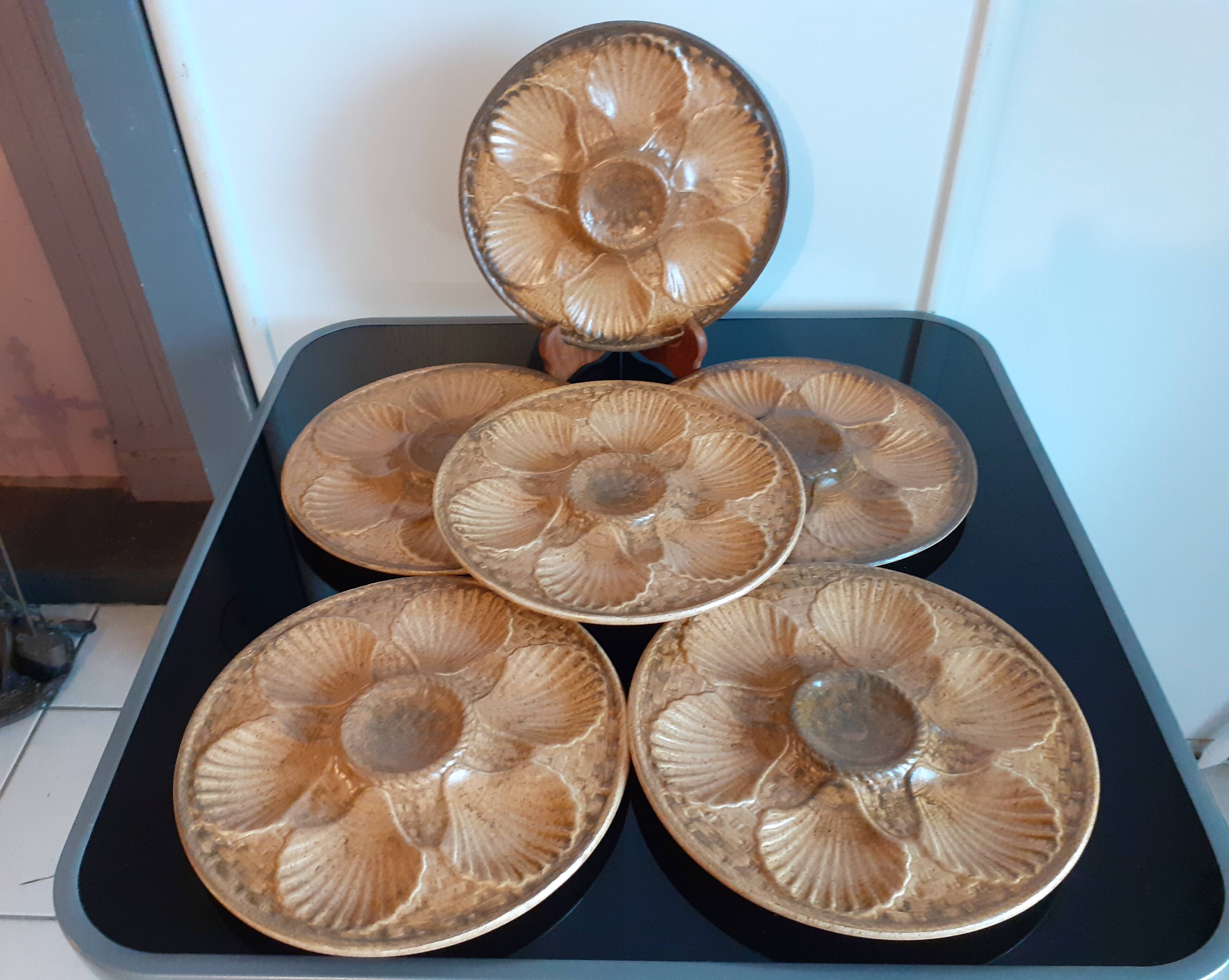 LONGCHAMP / Complete oyster service 12 plates 24.5 cm and a dish 33