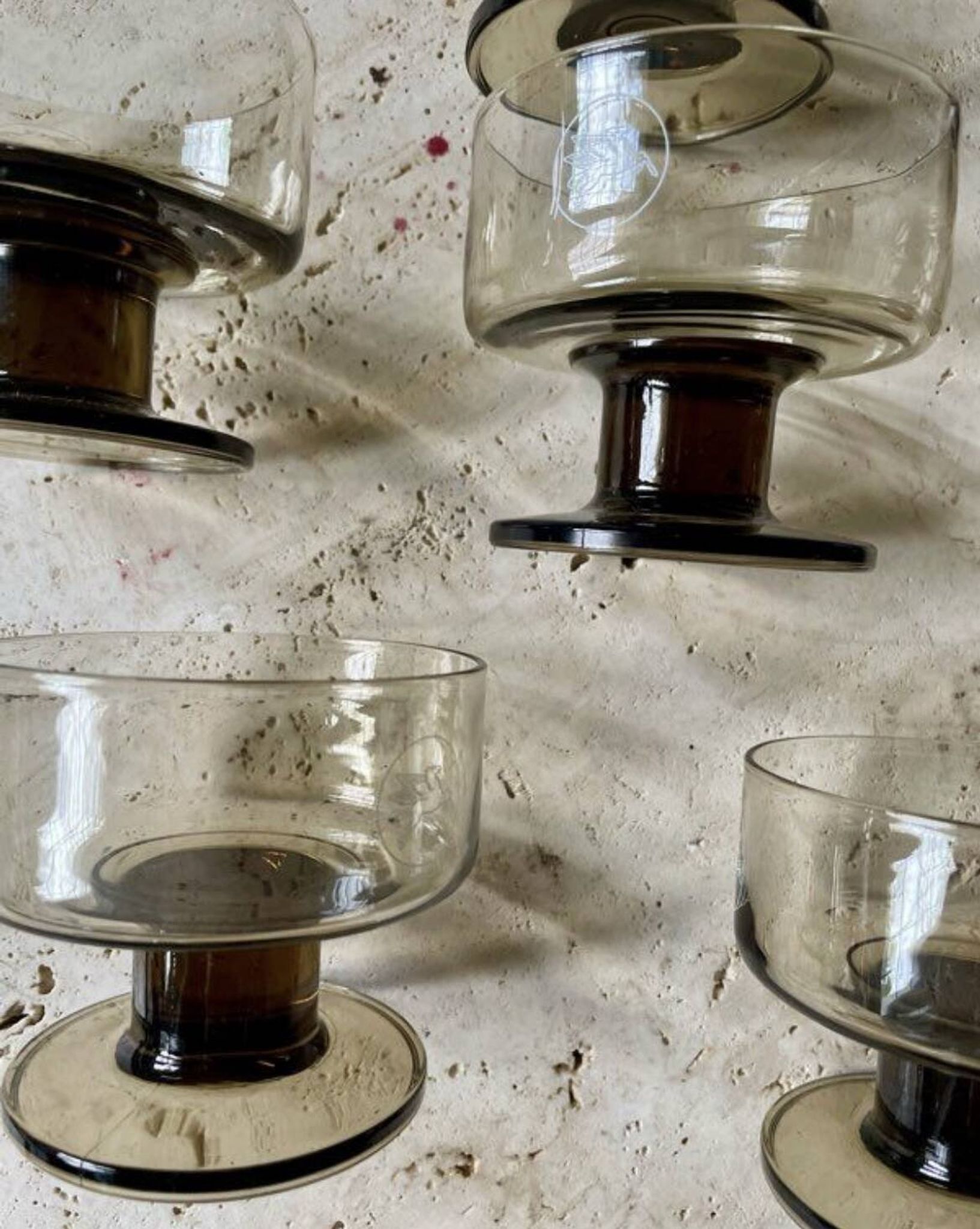 7 stemmed glasses, smoked glass, Mobil