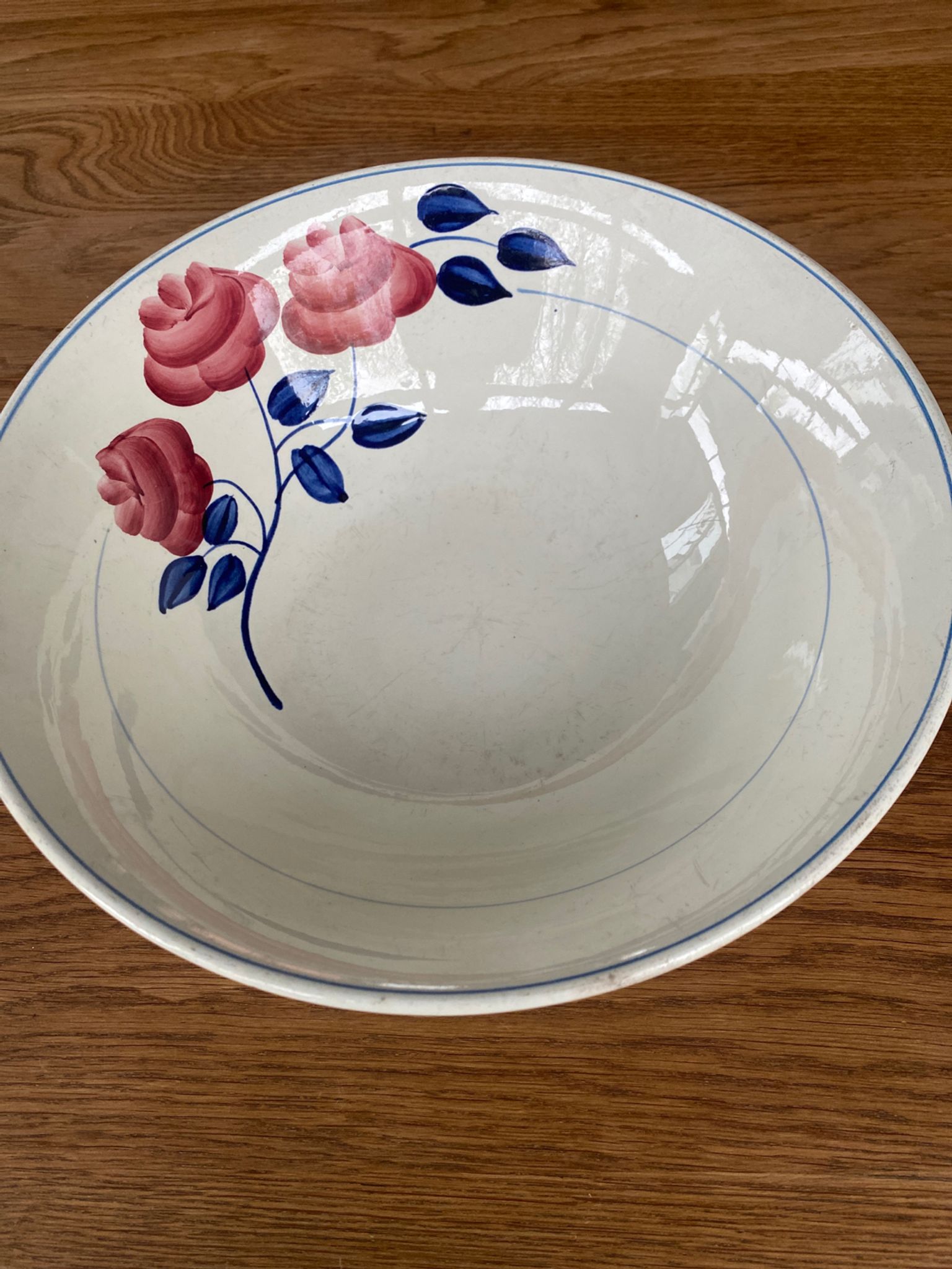Plat de service rose rouge