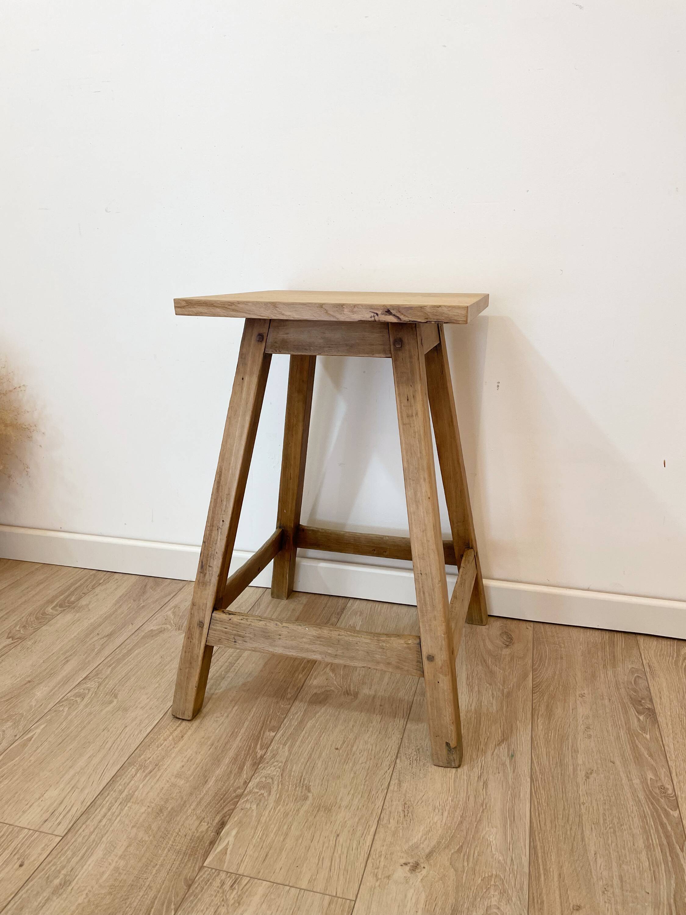 Tabouret ancien