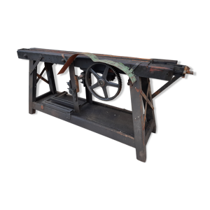 Machine fin XIX siècle pour extruder