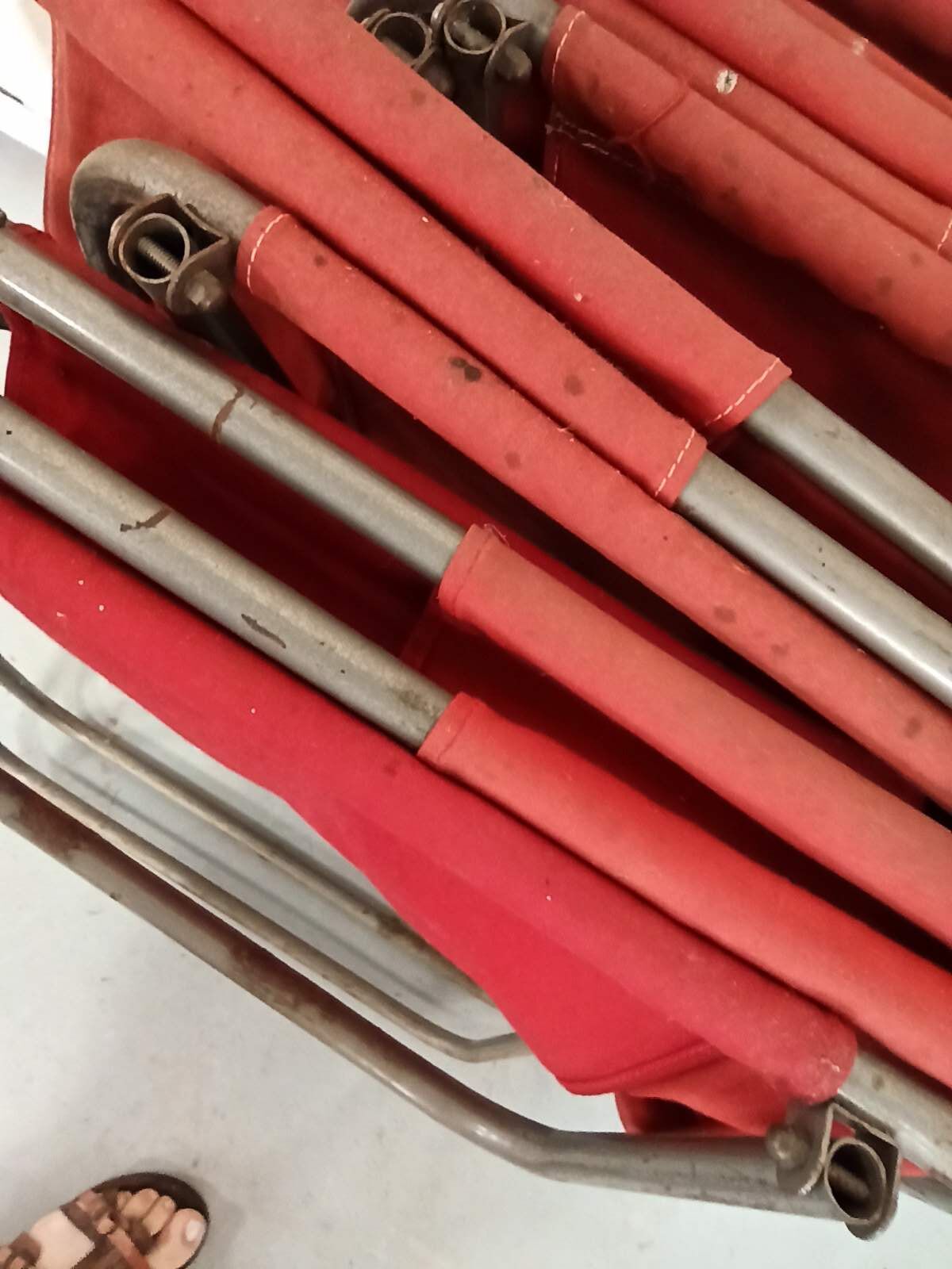 Lot 4 Renolux camping armchairs folding iron and red fabric