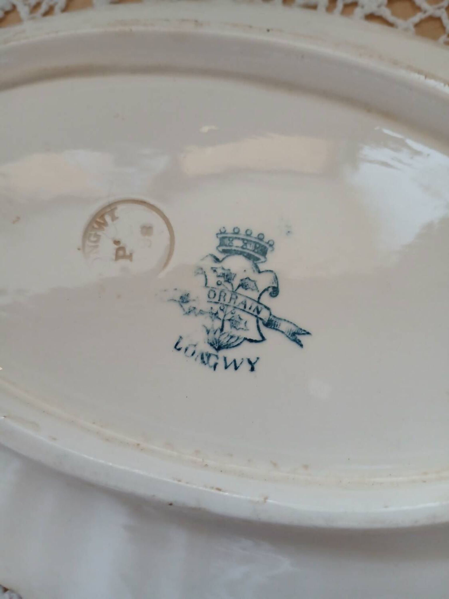 Longwy iron earth dinnerware set