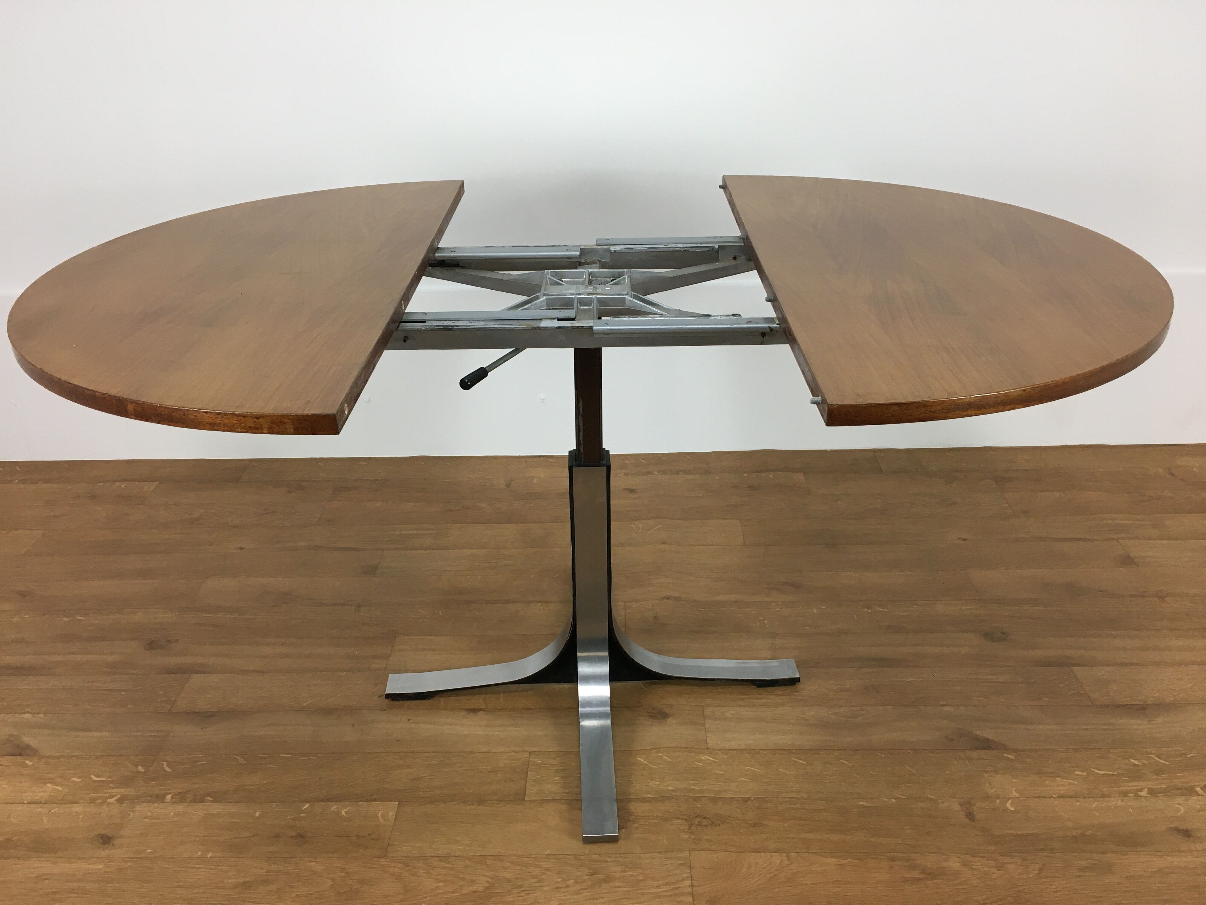 Coffee table goes up and down