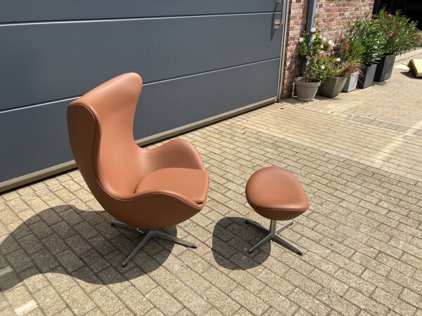 Fritz Hansen Egg Chair in Cognac leder +Ottoman!