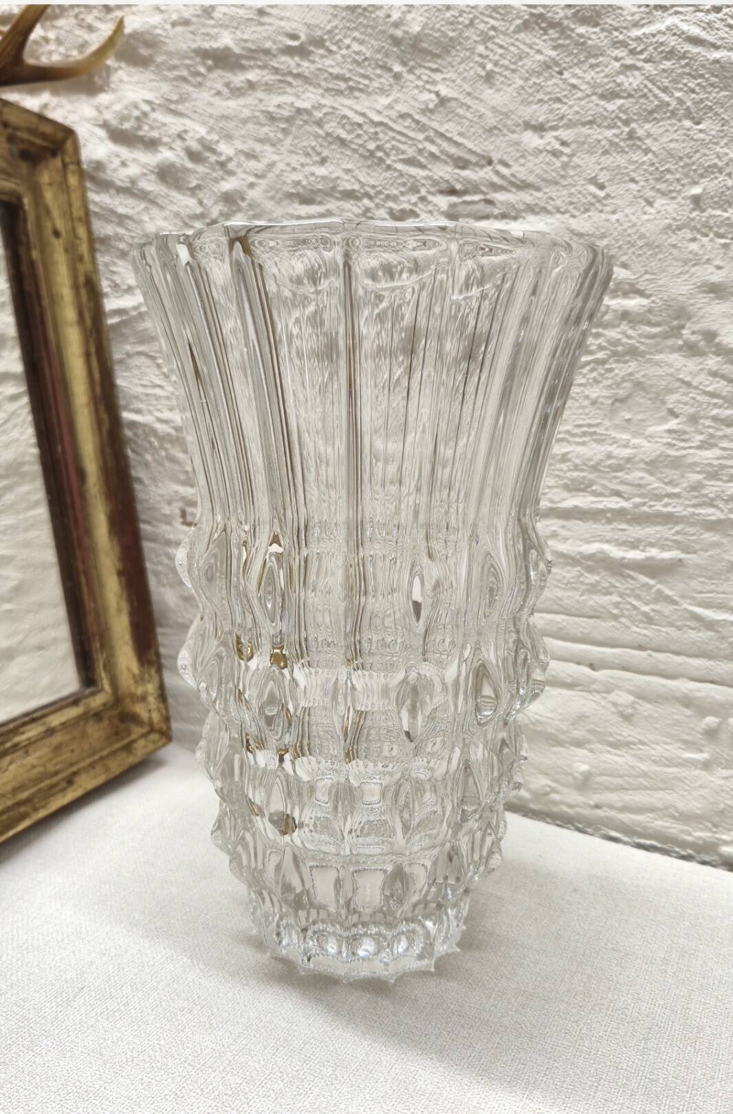 Cut glass vase with diamond points